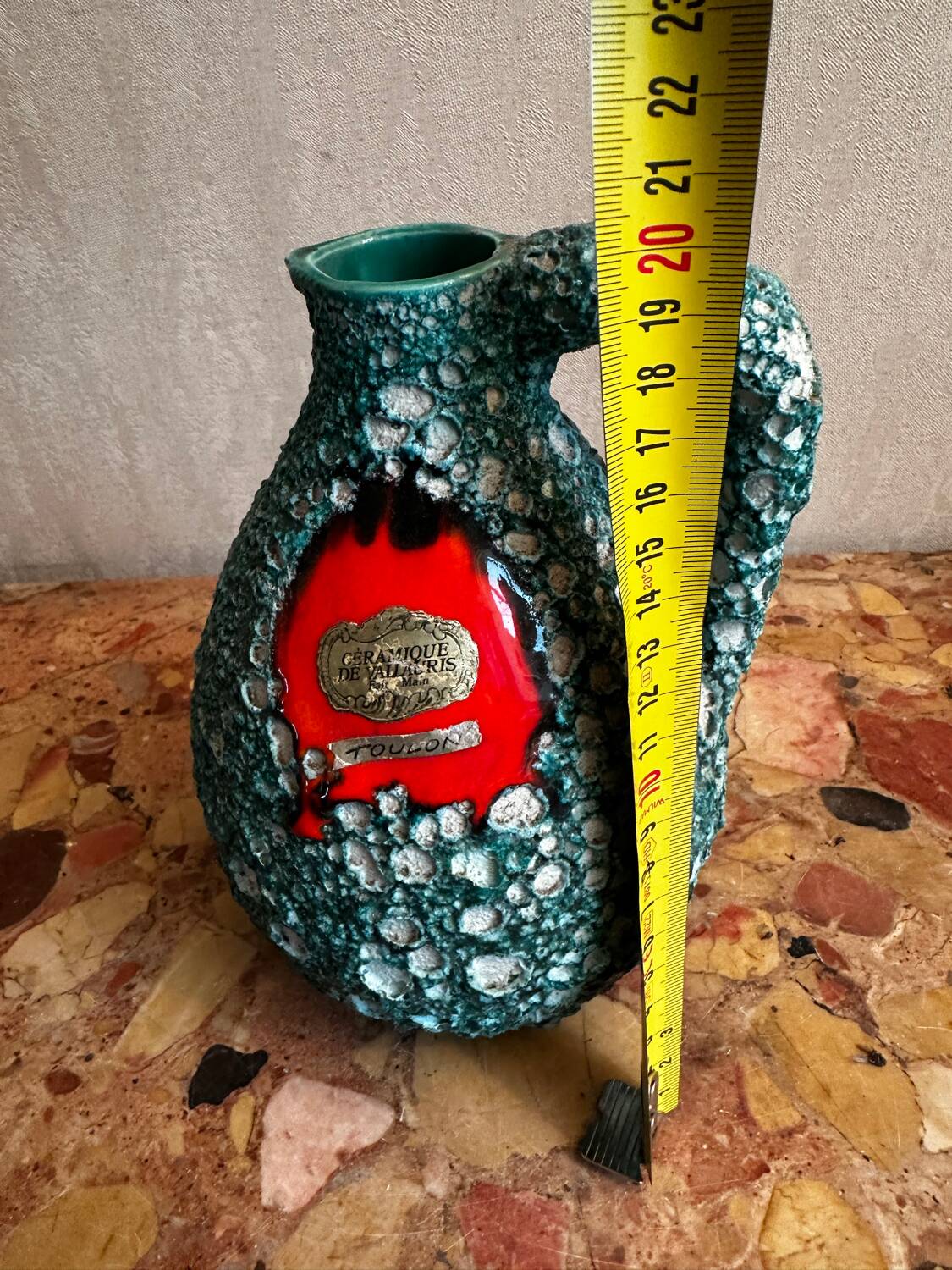 Pichet Vallauris années 60 rouge émaillé Fat Lava vert écume des mers