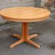 Extendable round table in elm