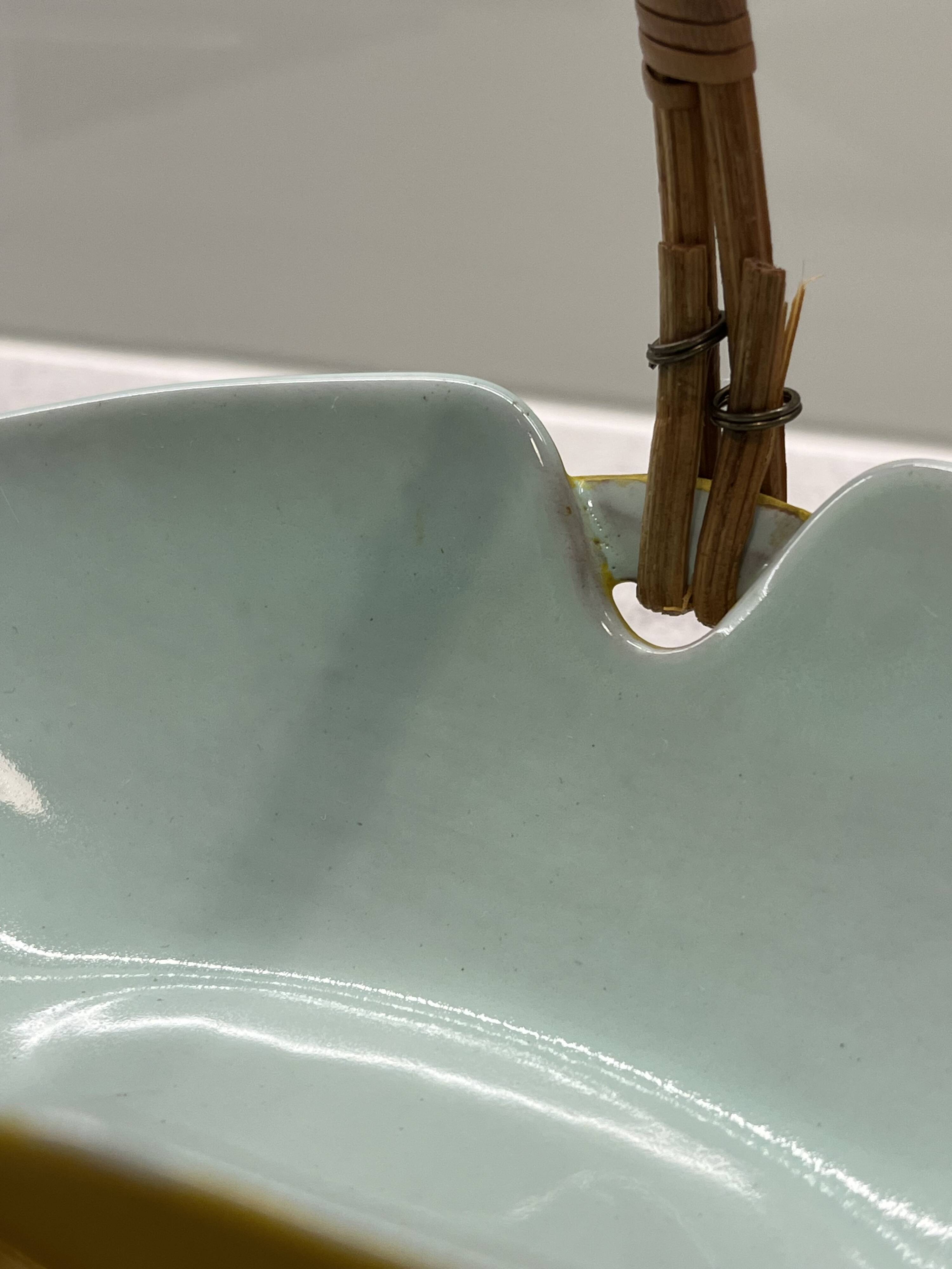 Ceramic appetizer basket