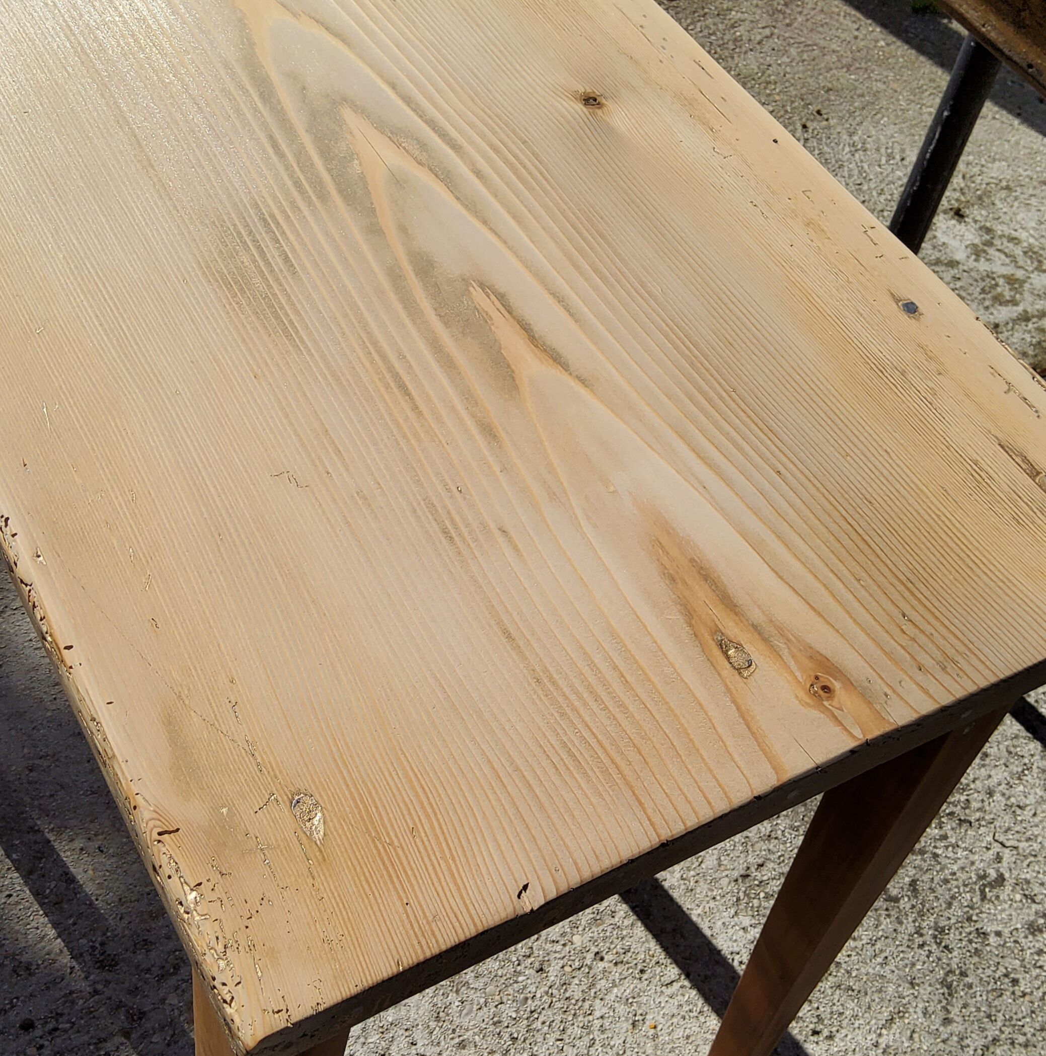 Farm table