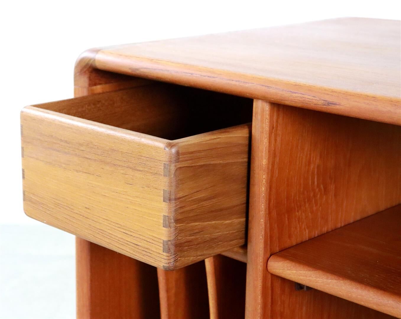 Mobilier audio design danois 'Kragelund'