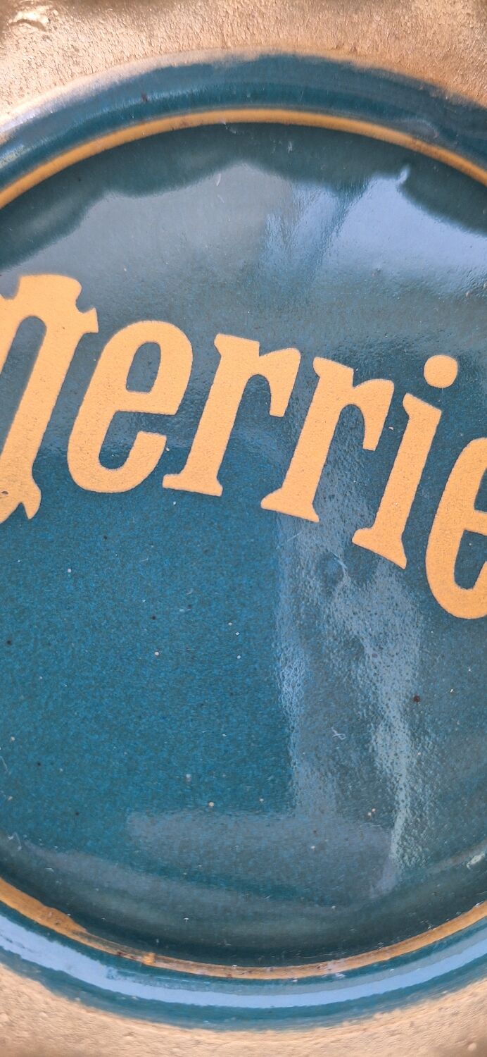 Cendrier perrier publicitaire