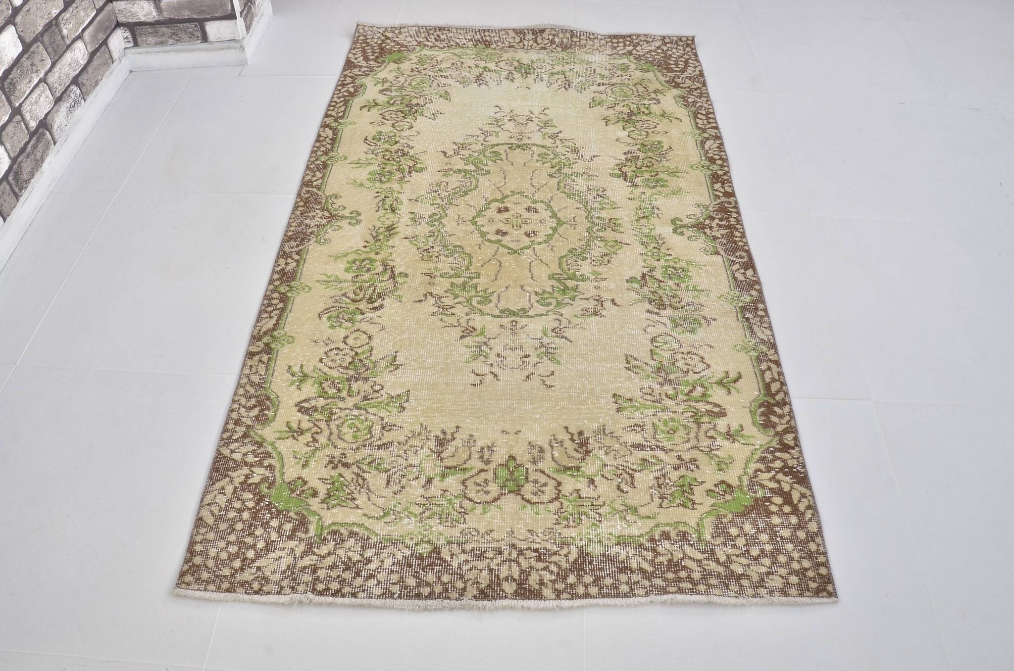 Vintage Anatolian Ouhak Carpet sku 2337