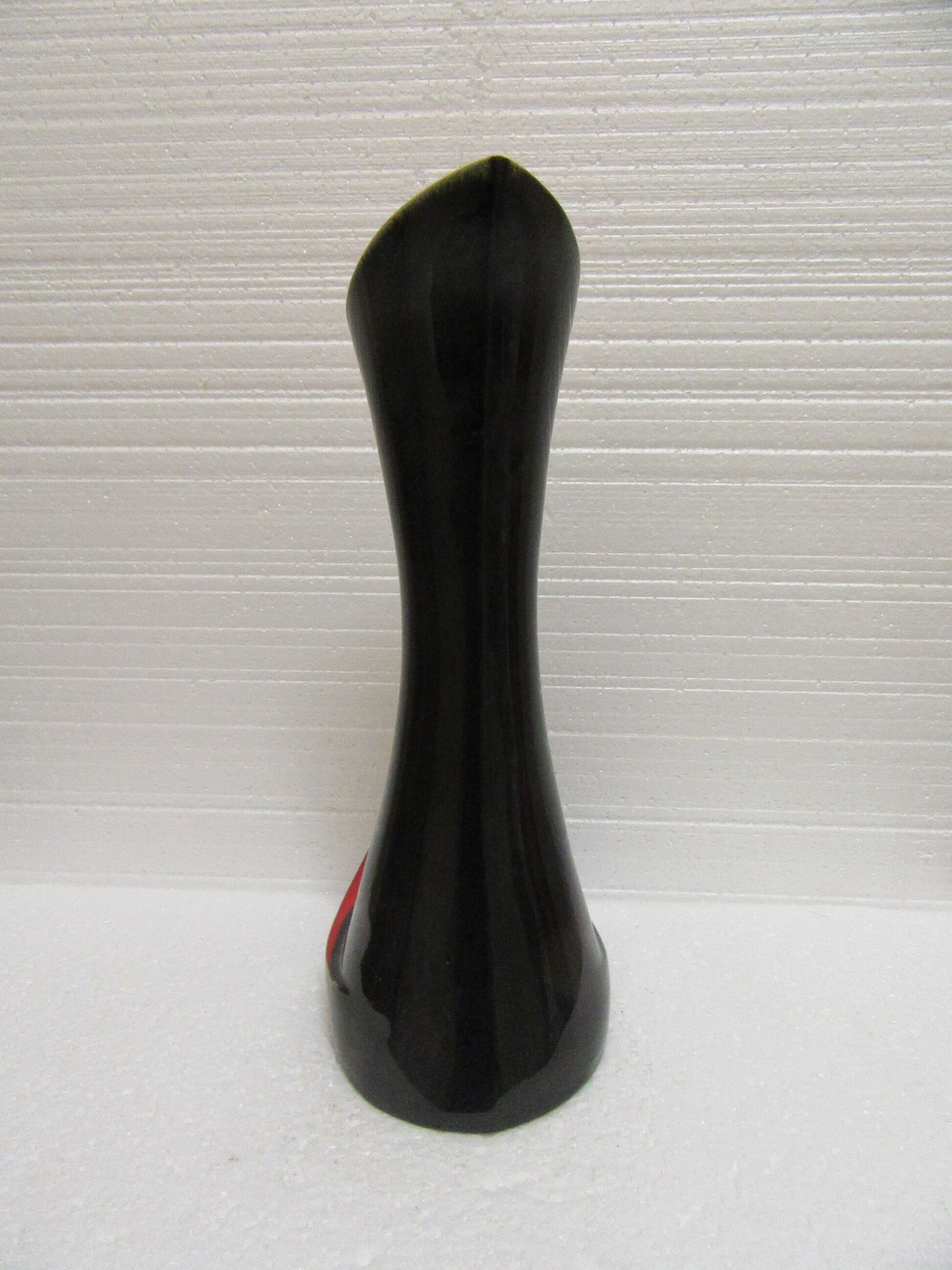 Large vase red and black vintage