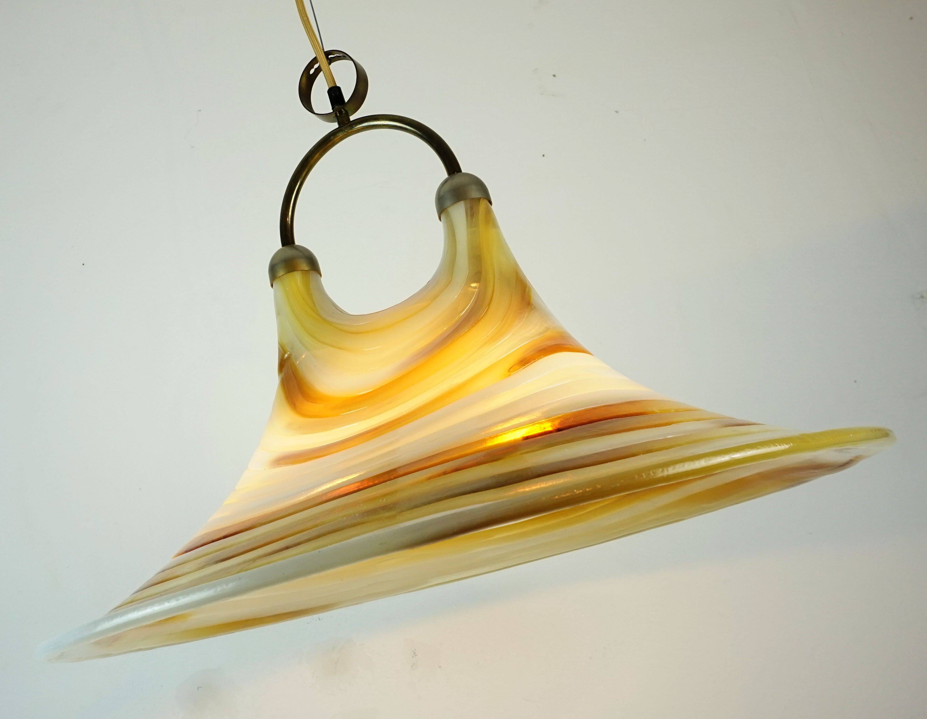 Grande lampe suspendue cosack en acrylique et laiton des années 1970 style spatial