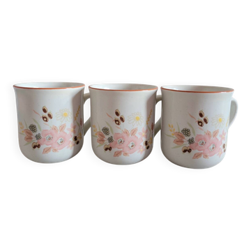 Flowery mugs