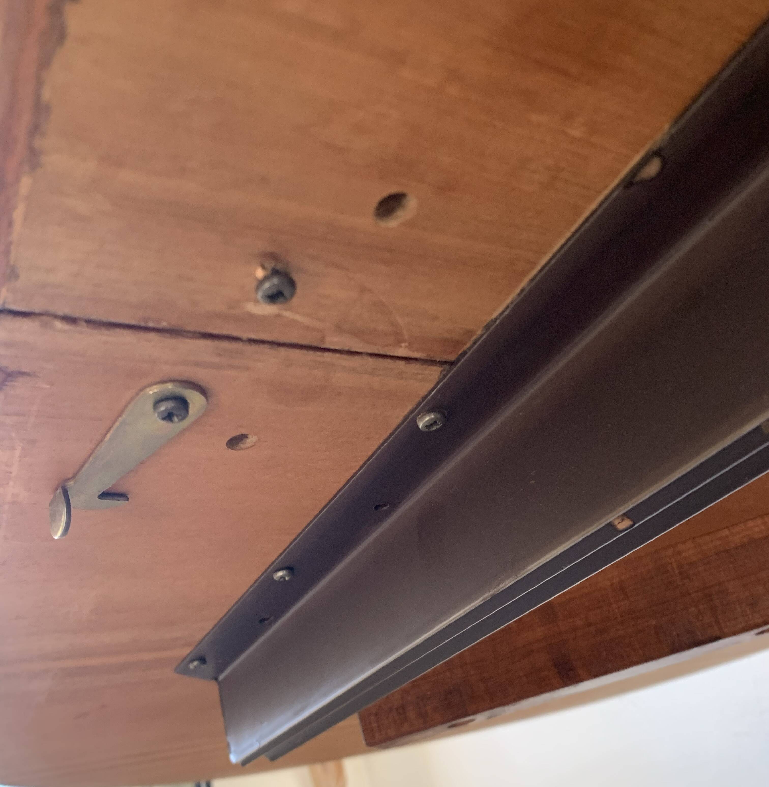 Table extensible danoise ovale en teck, années 60