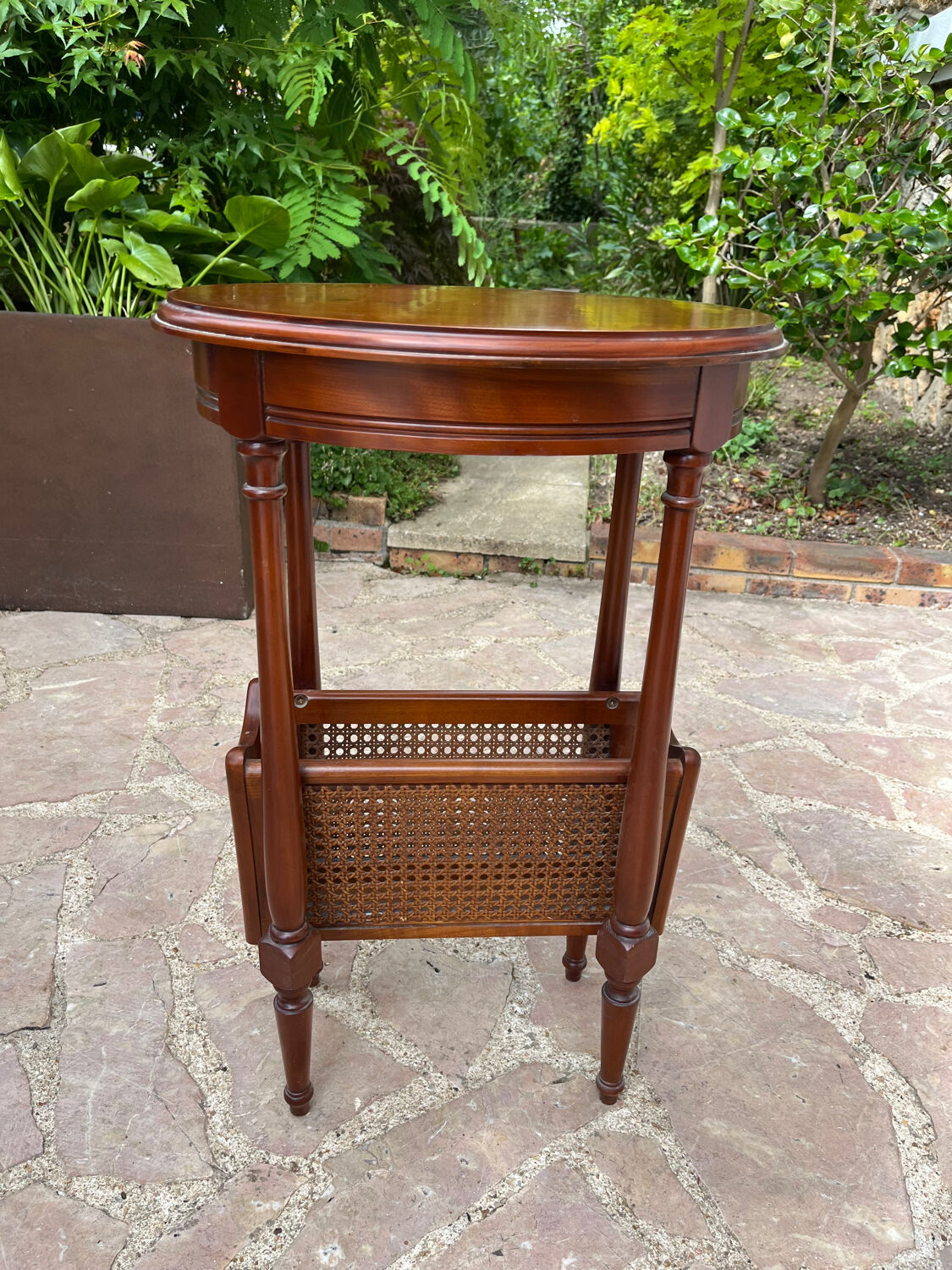 Oval cherry pedestal table