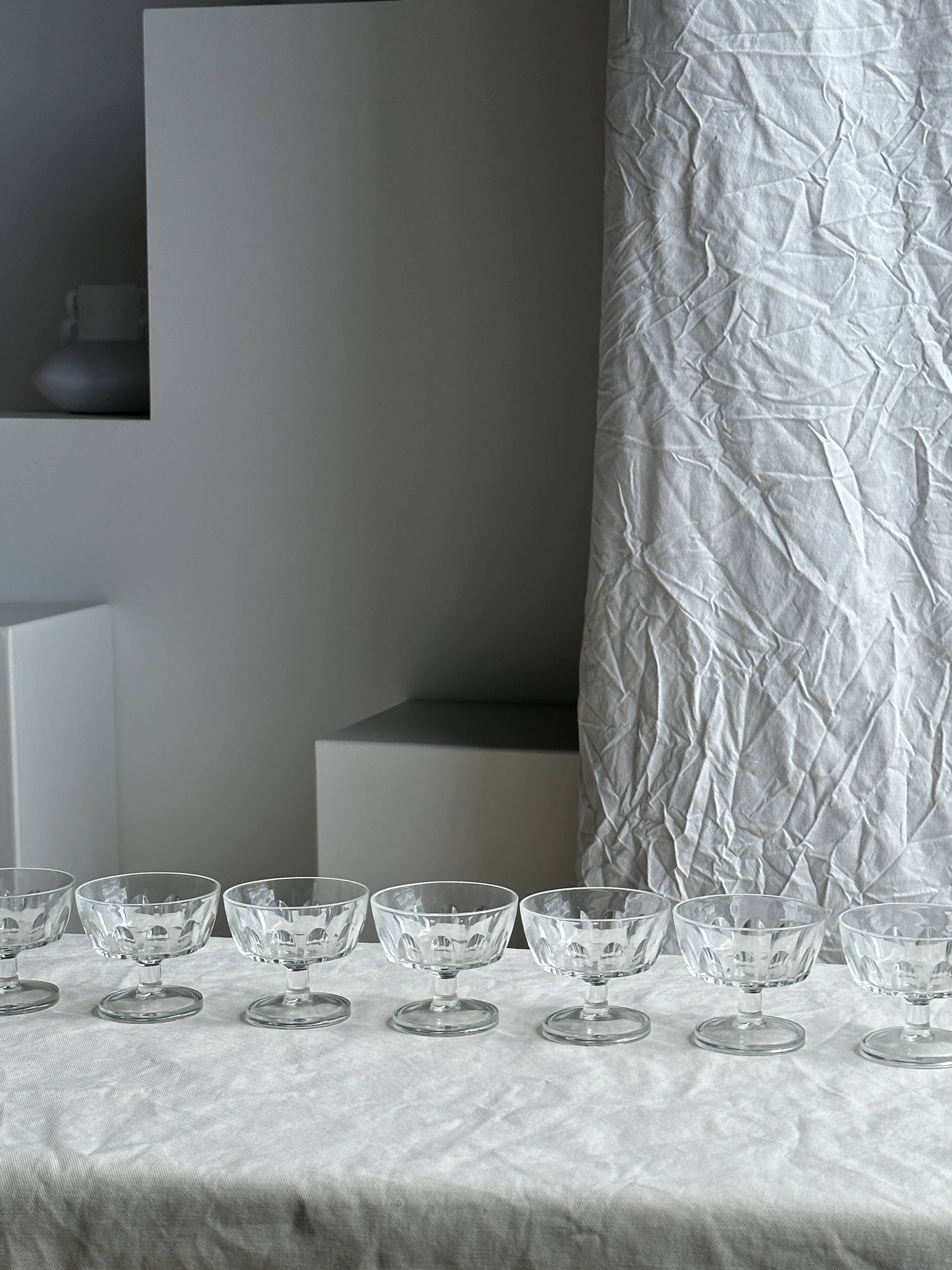 11 France Arcoroc footed bowls