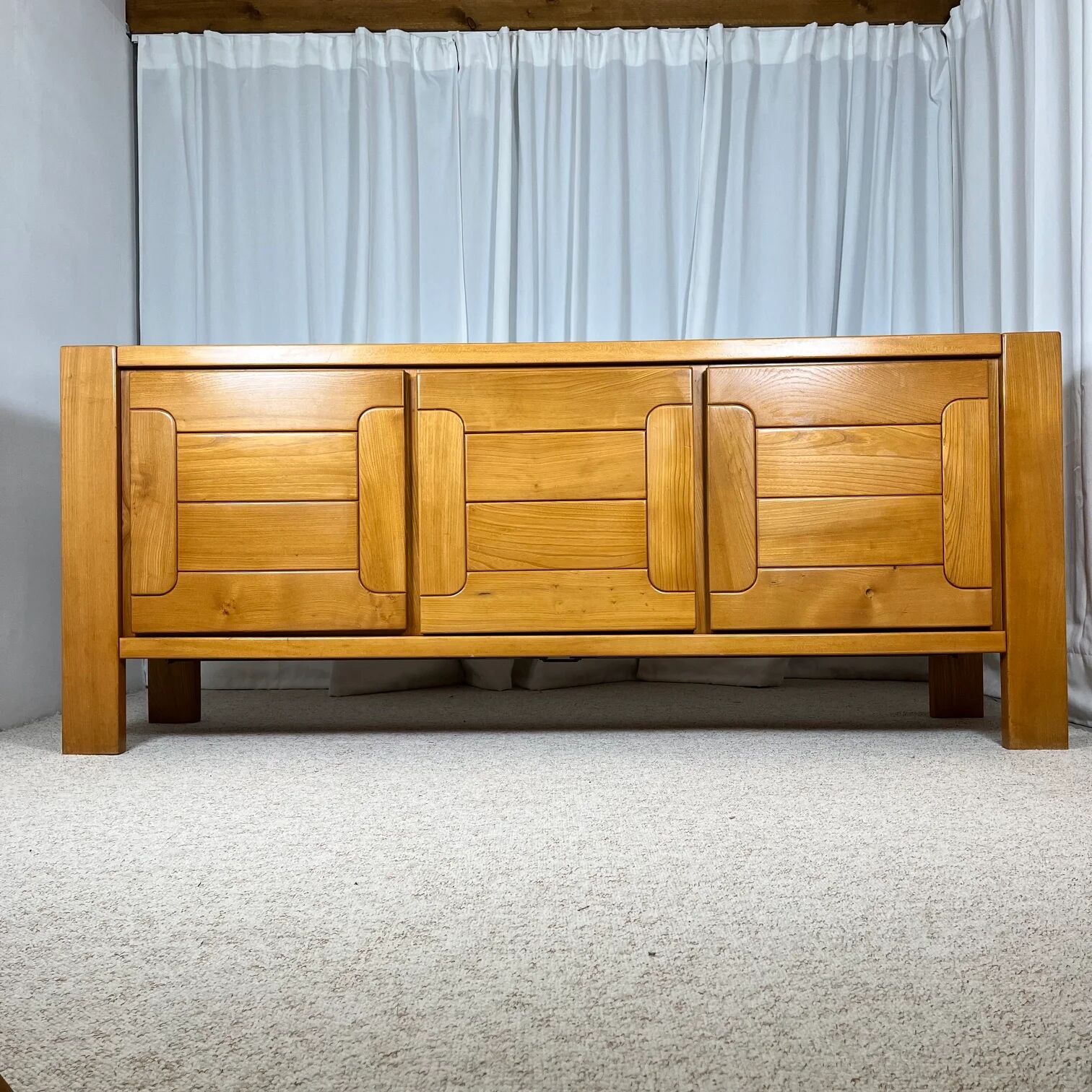 Large French sideboard in solid elm, 1970, attributed to Atelier Chauvin.