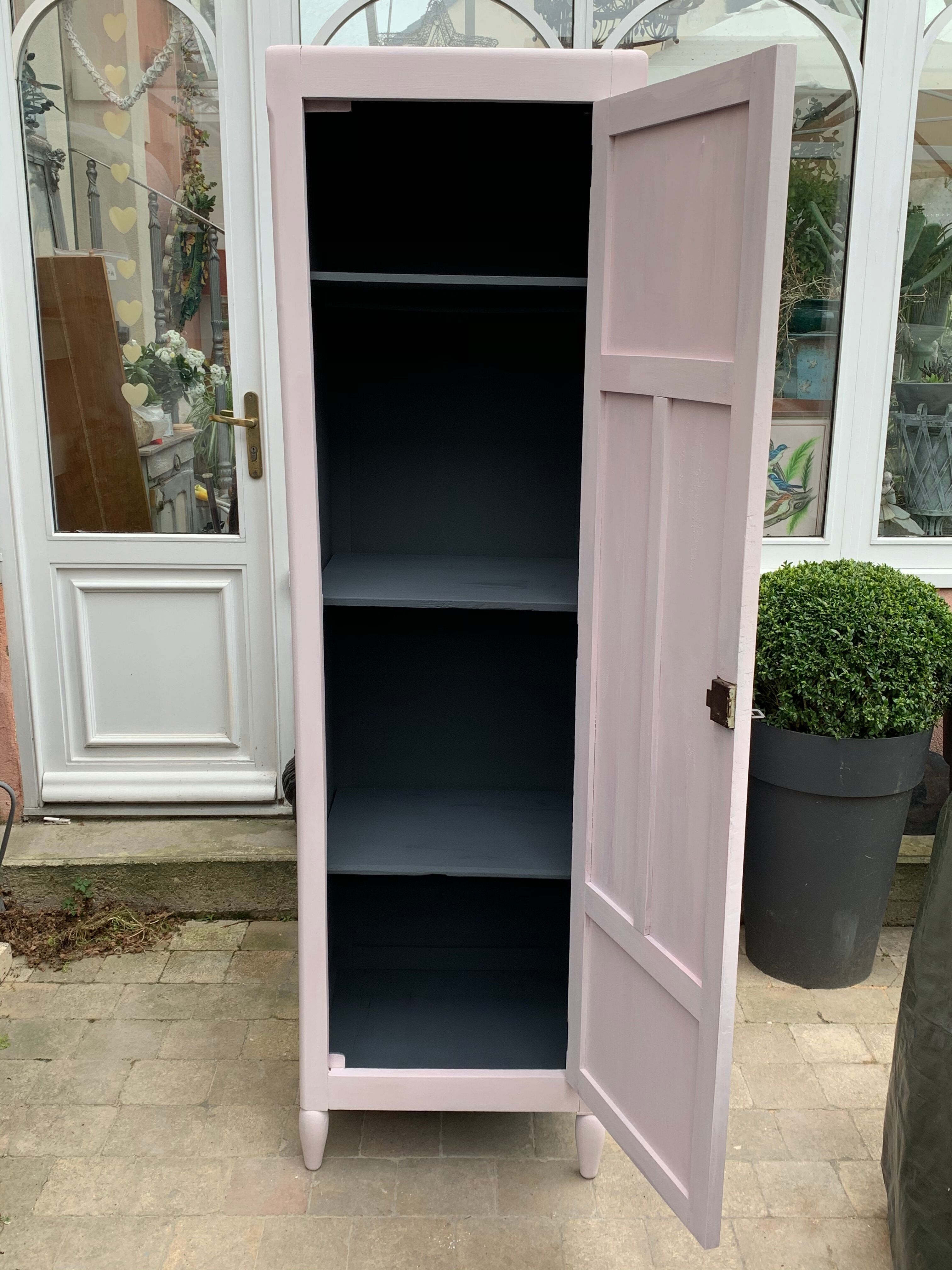 Powder pink Parisian wardrobe