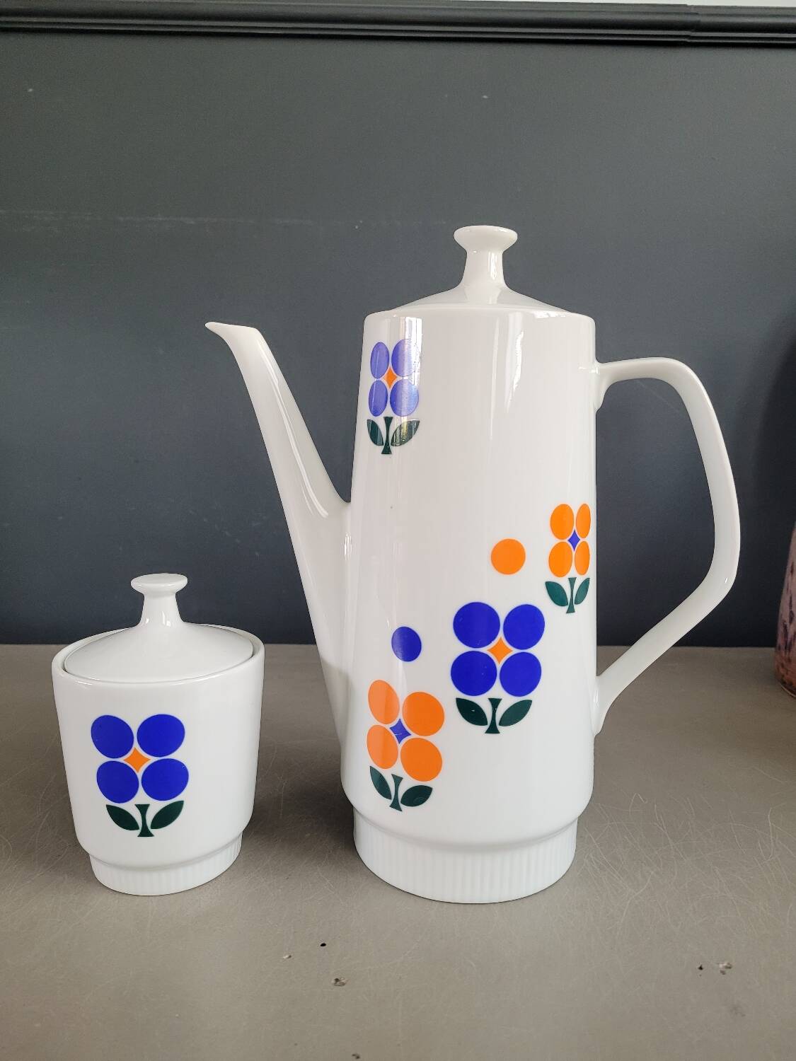Vintage Colditz porcelain teapot and sugar bowl set, Germany