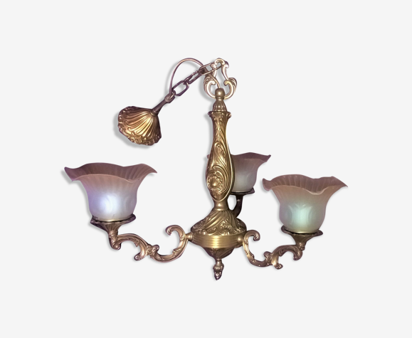 Lustre neuf style Louis XVI bronze doré trois bras de lumière et trois tulipes verre dépoli teinté