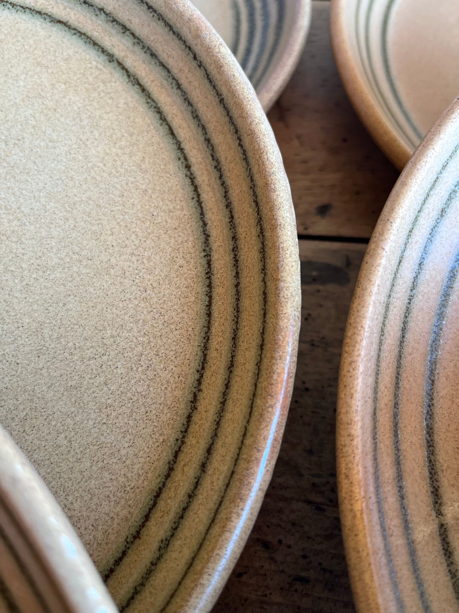 Set of 7 flat sandstone plates Sarreguemines