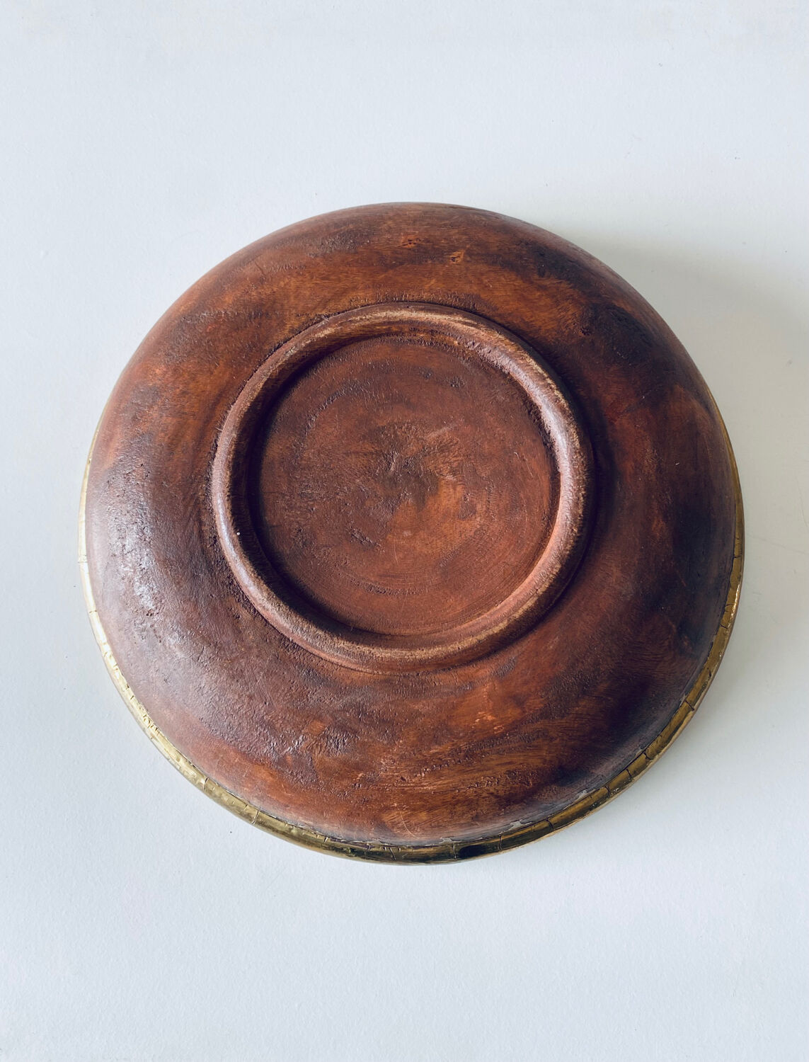 Grand saladier en bois et laiton