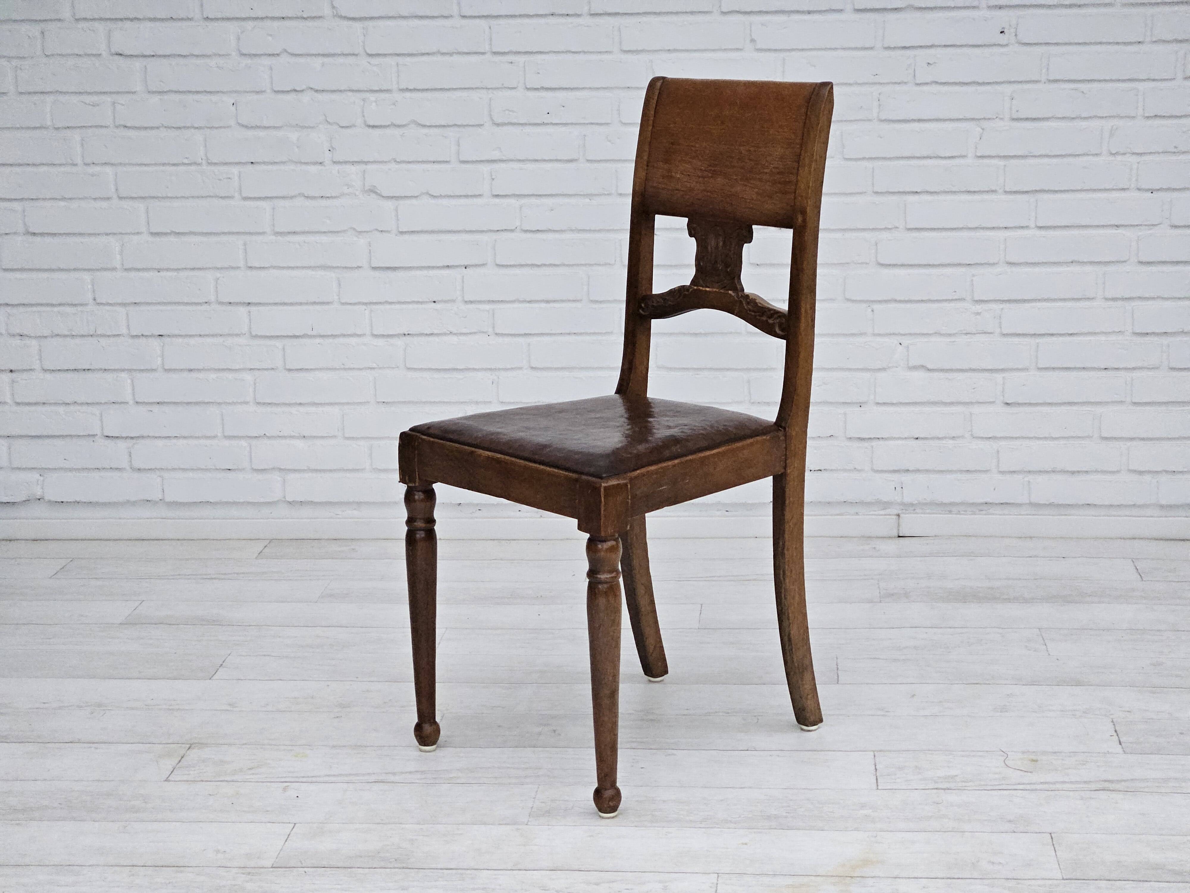 Suite de 6 chaises scandinaves années 30, bon état d'origine.
