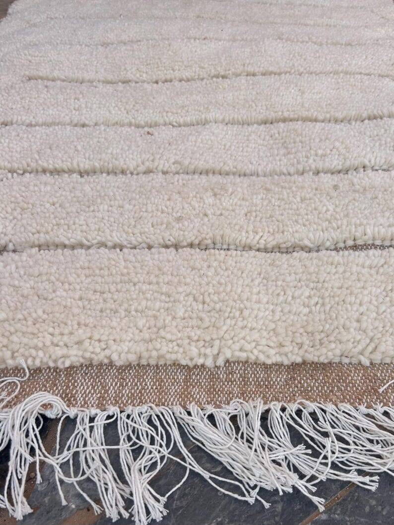 Traditional handmade pure wool rug, size 150/250 cm.