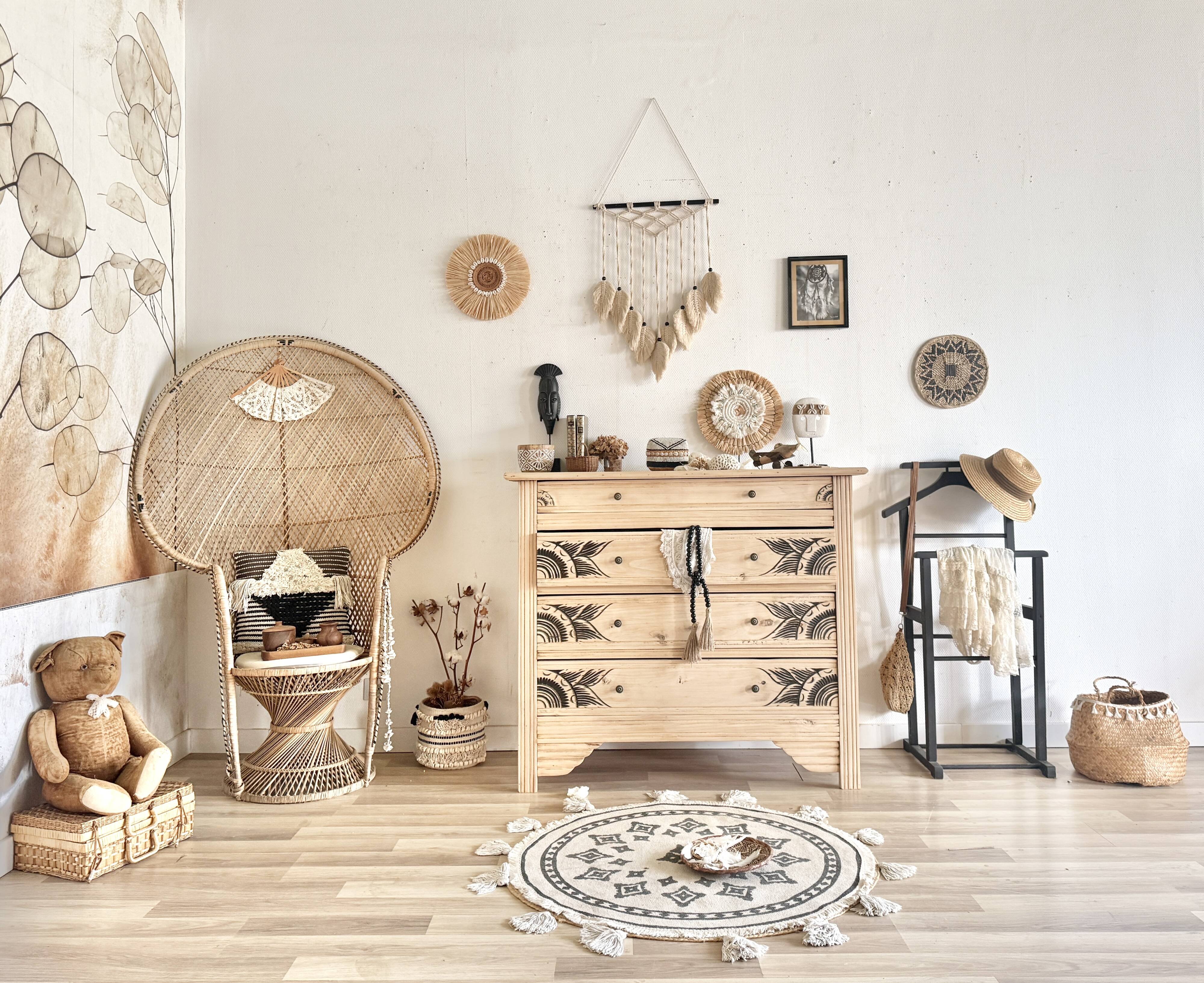 Art Deco chest of drawers