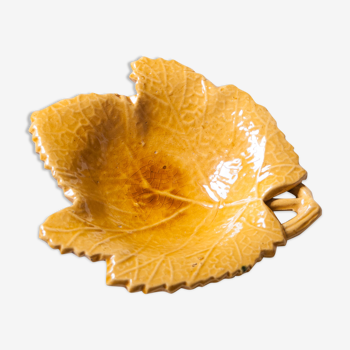 Vallauris cup in the shape of an "autumn" leaf