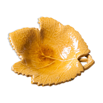 Vallauris cup in the shape of an "autumn" leaf