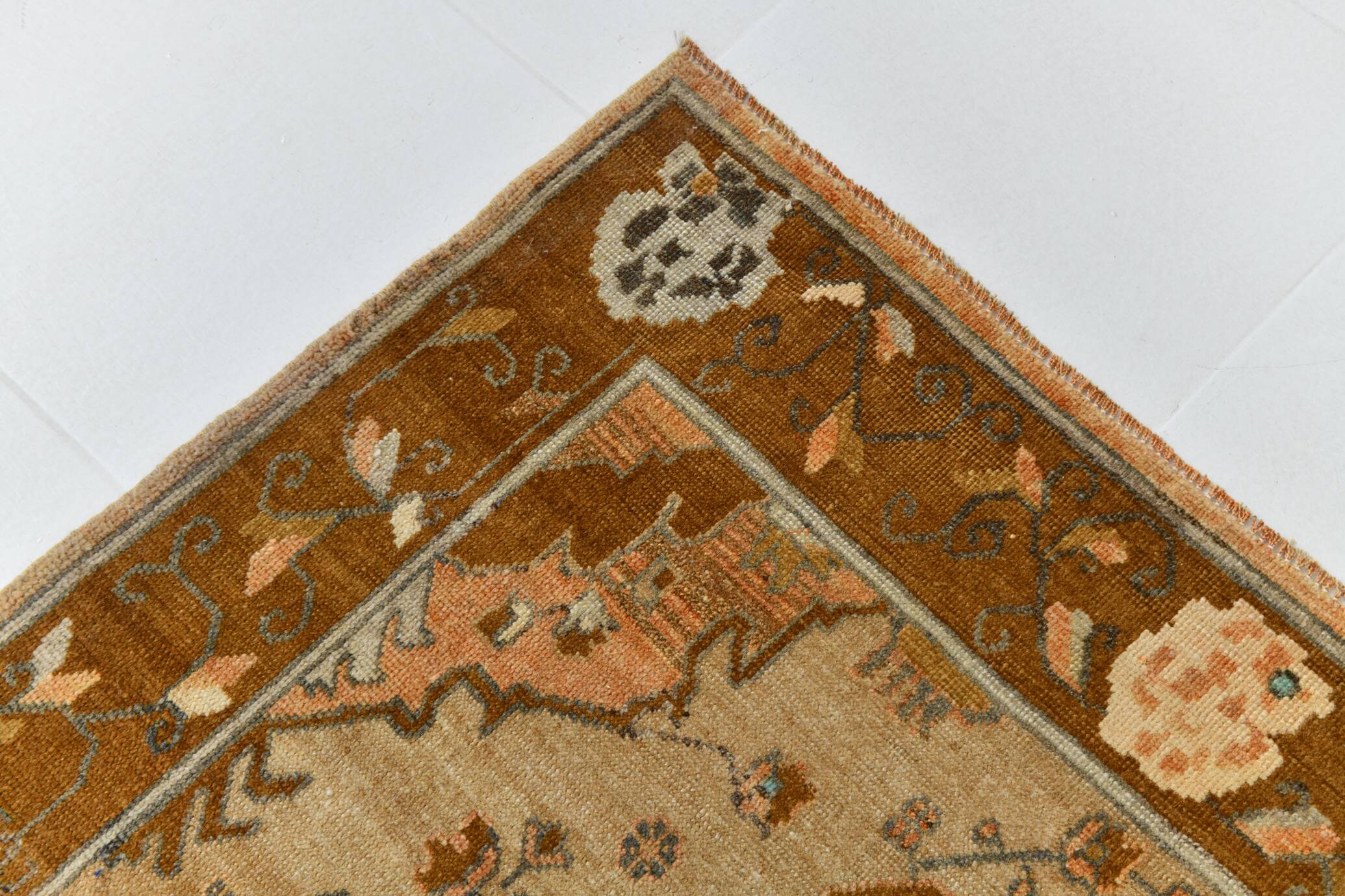 7x10 Peach & Brown Classic Persian Rug, 204x313Cm