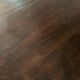Ancienne table pliante anglaise en bois et pieds tournés 