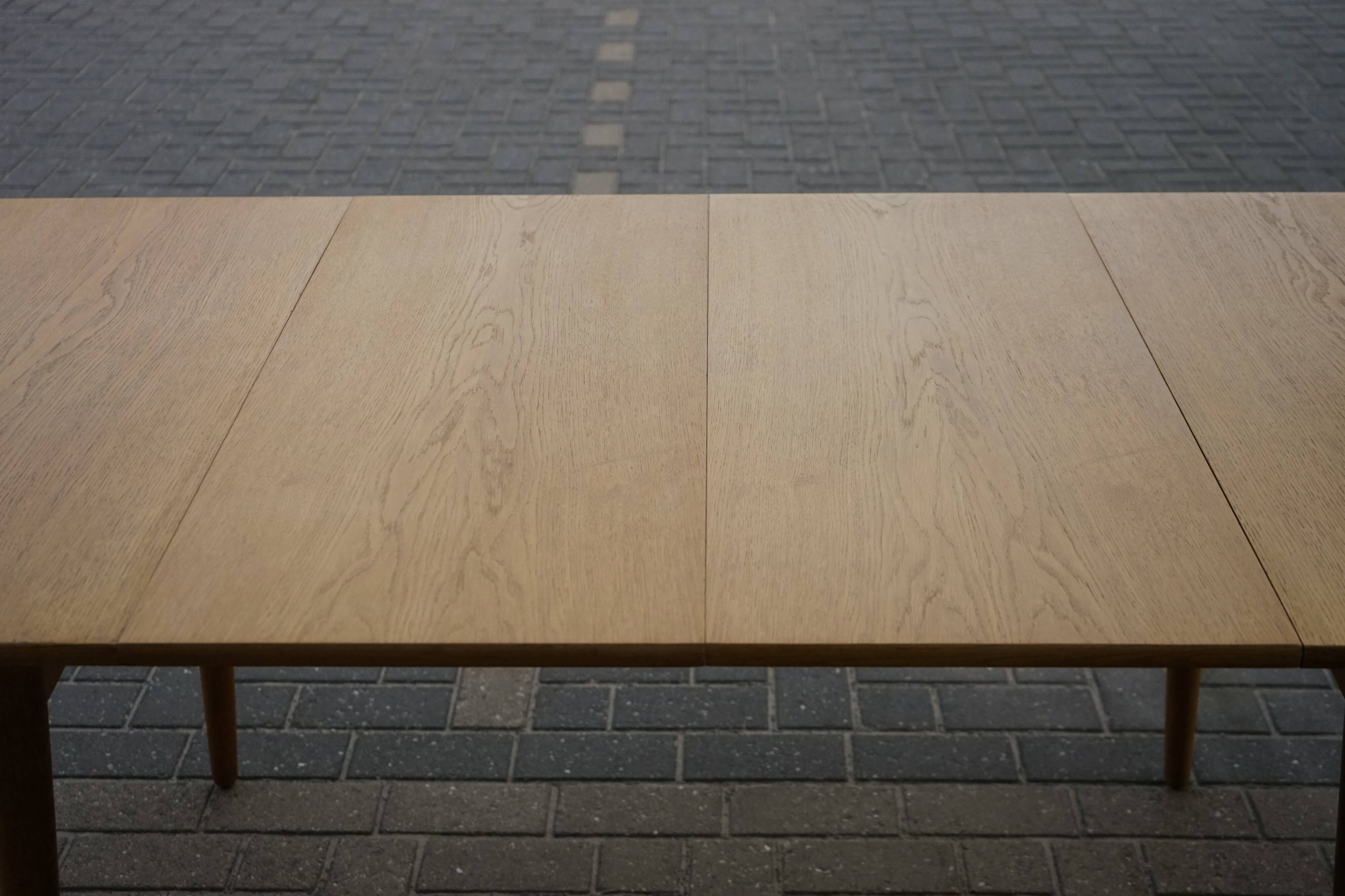 Table à manger extensible en chêne Hans J. Wegner, modèle AT 310, par Andreas Tuck, 196