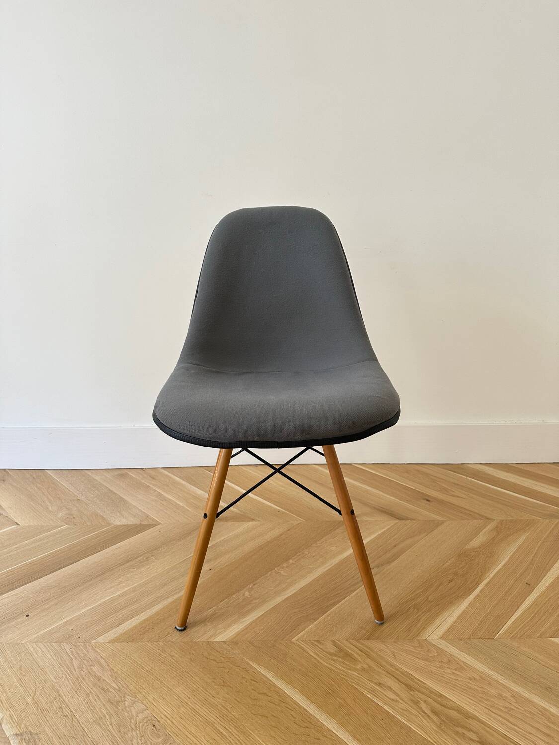 Eames Plastic Chair DSW - Upholstered Chair