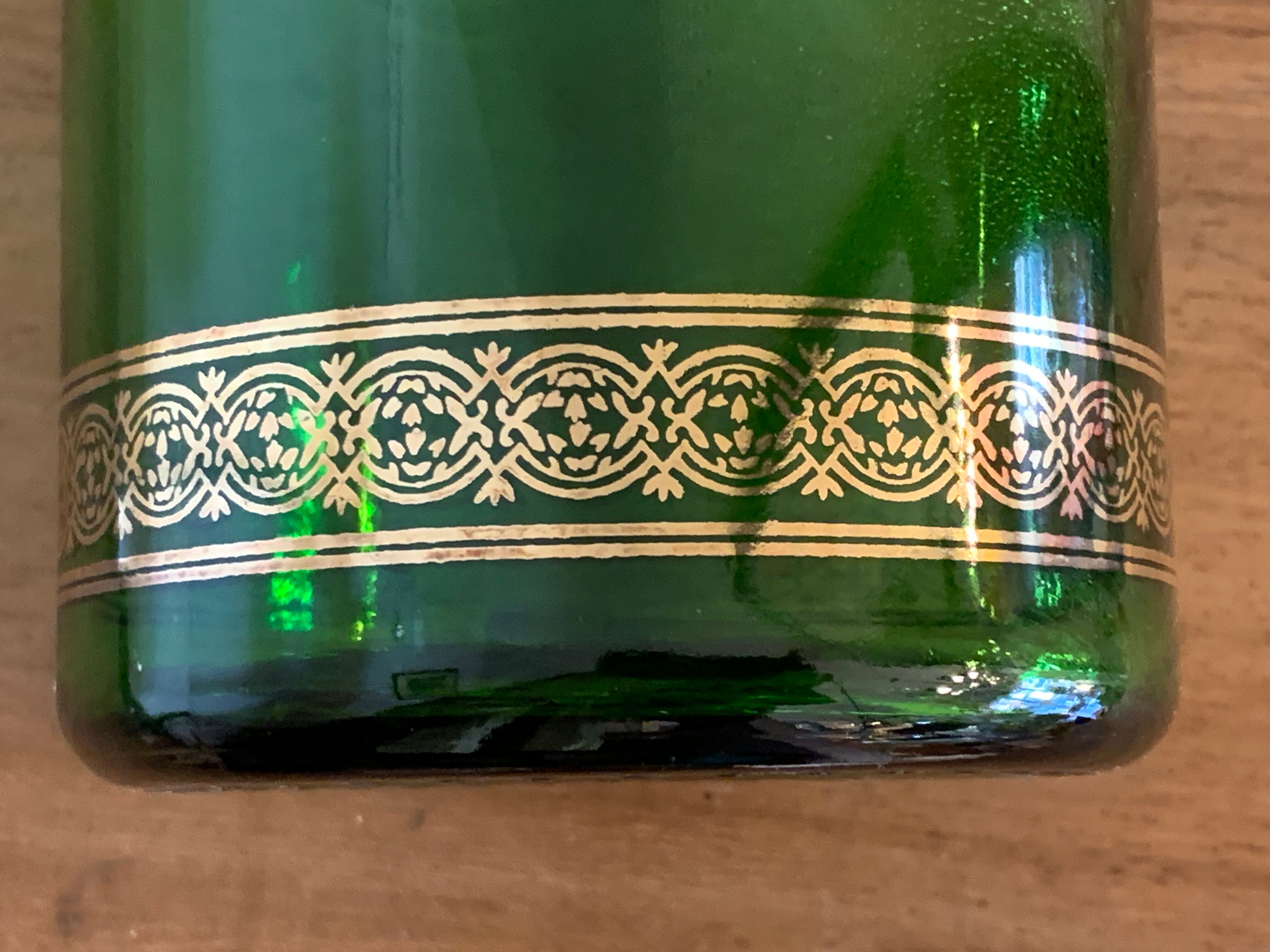 Pharmacy pot in Belgian green glass