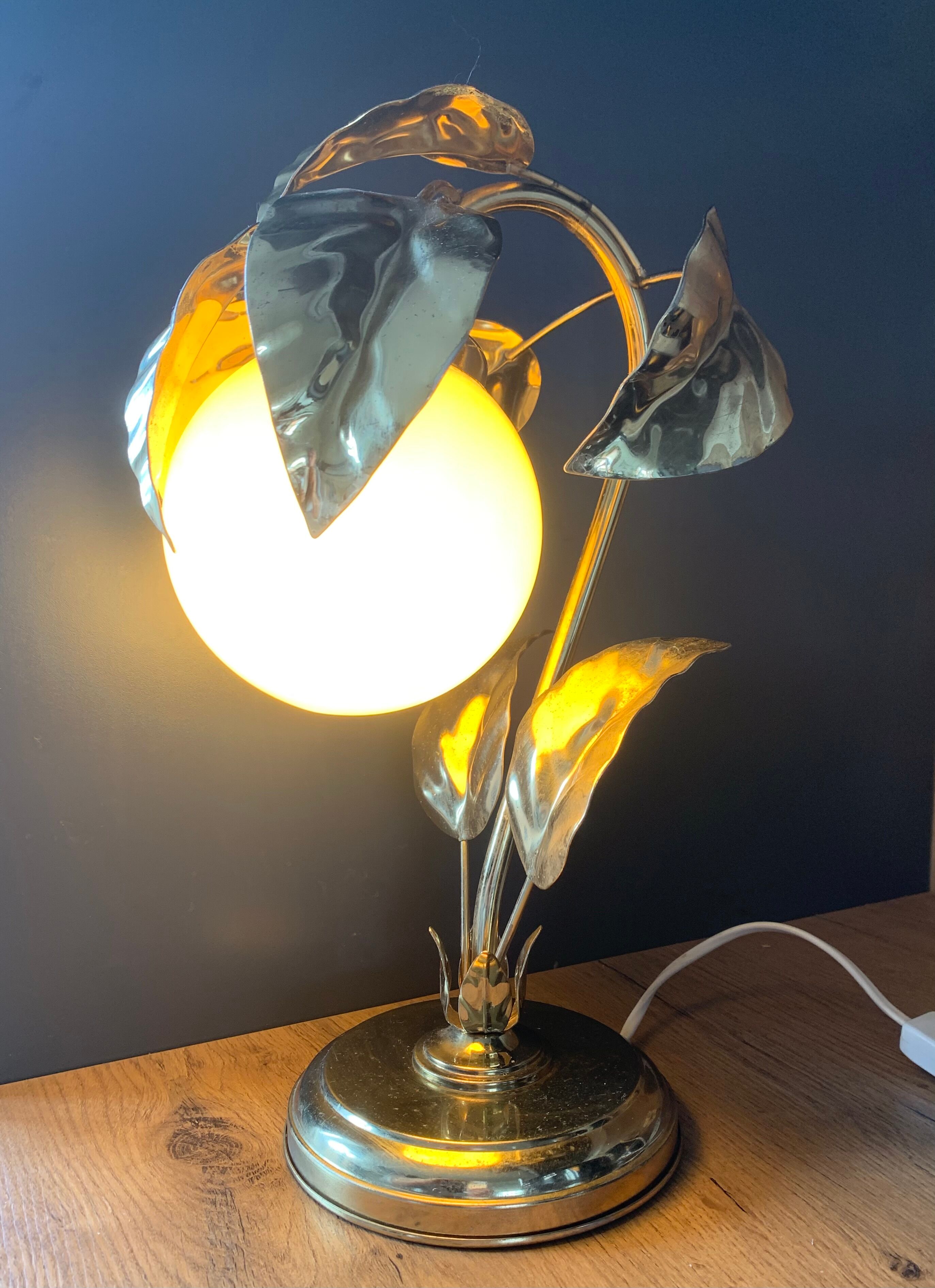 lamp leaves in gold metal and opaline years 70-80