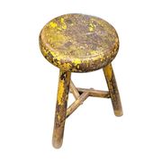 Tabouret en bois primitif sur trépied / hauteur 52 cm