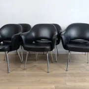 Set of 6 "Conference" chairs by Eero Saarinen for Knoll International