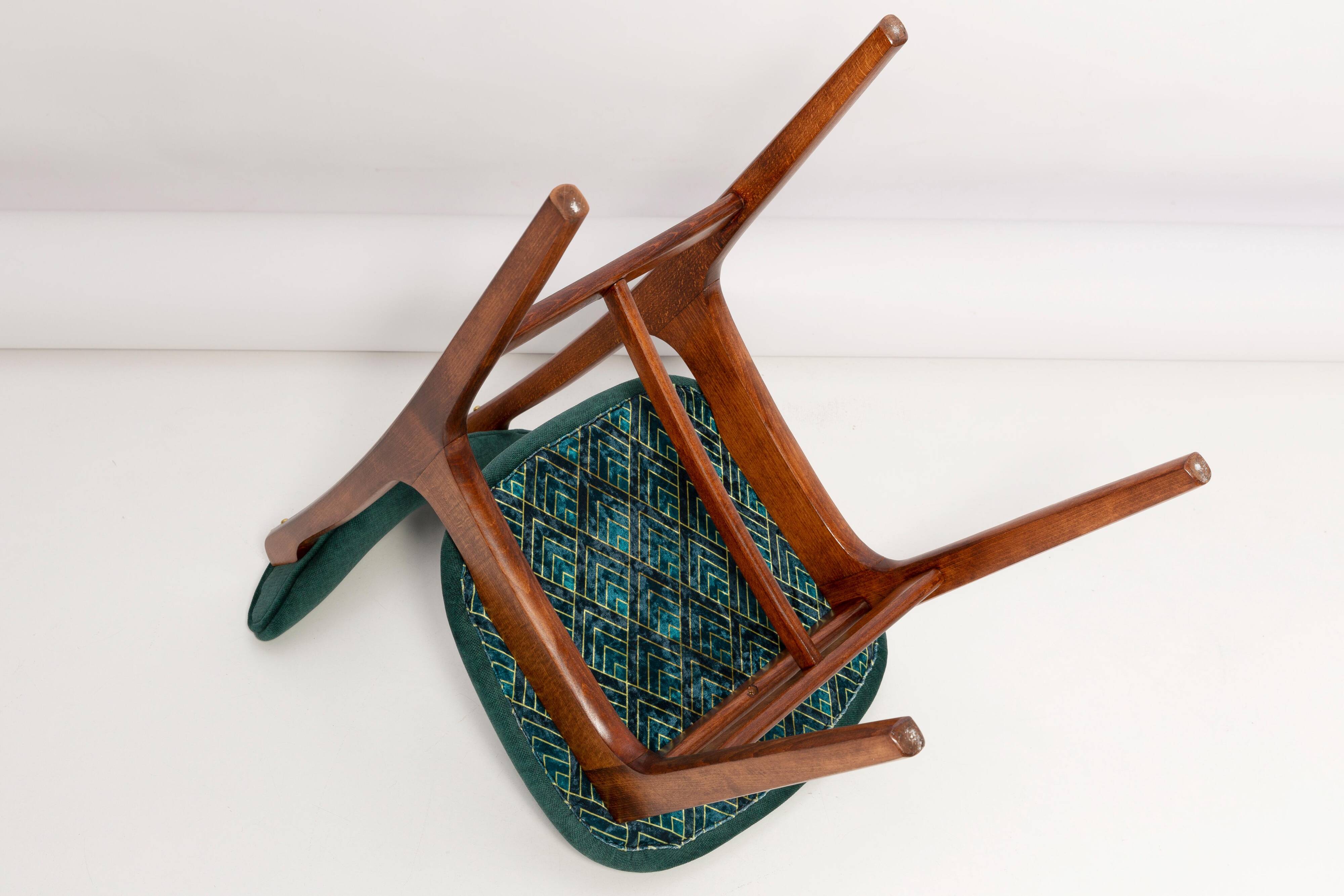 Green velvet Mid-Century chair designed by Rajmund Hałas, Poland, 1960s.