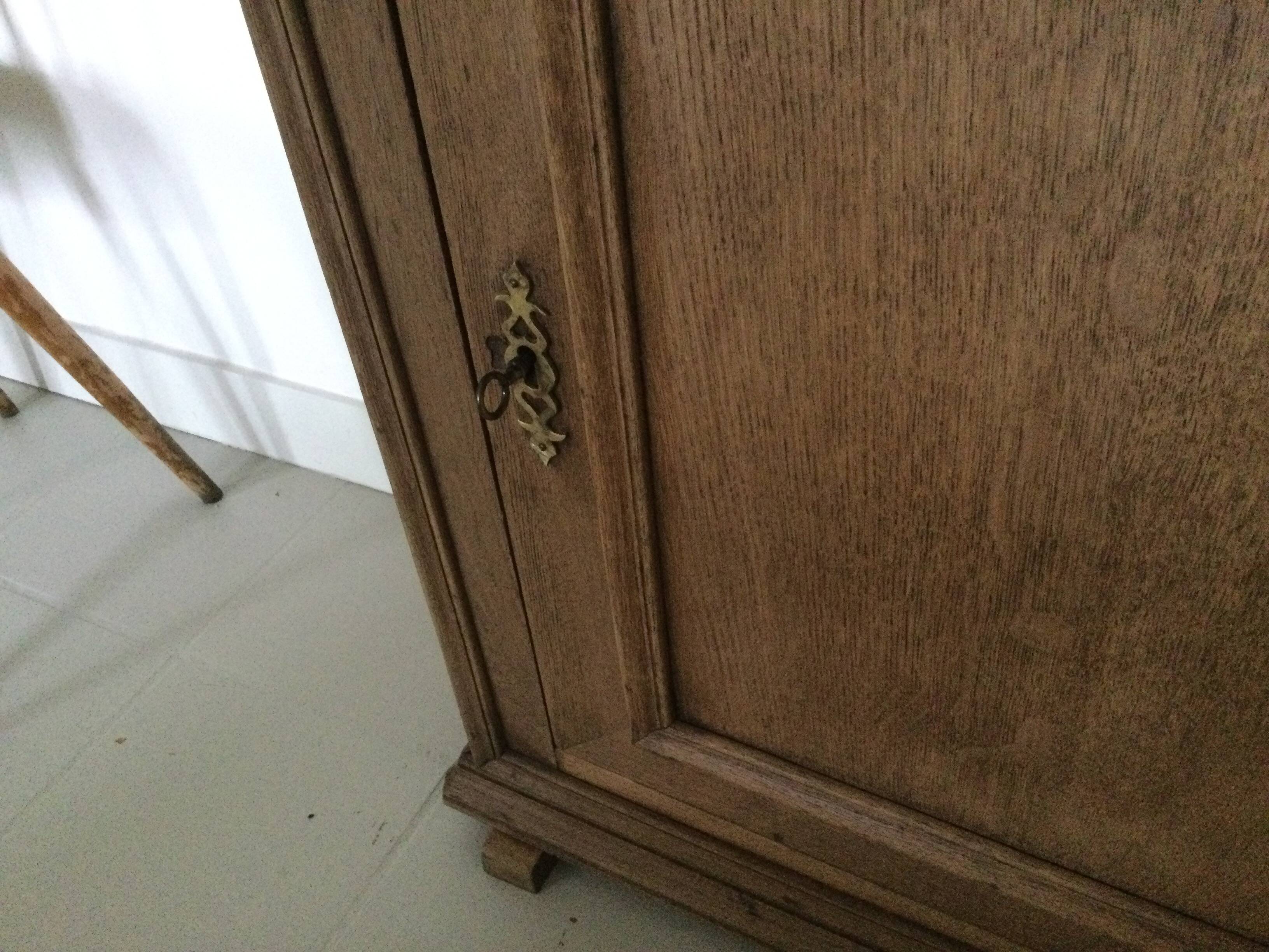 Petit meuble une porte en chêne clair