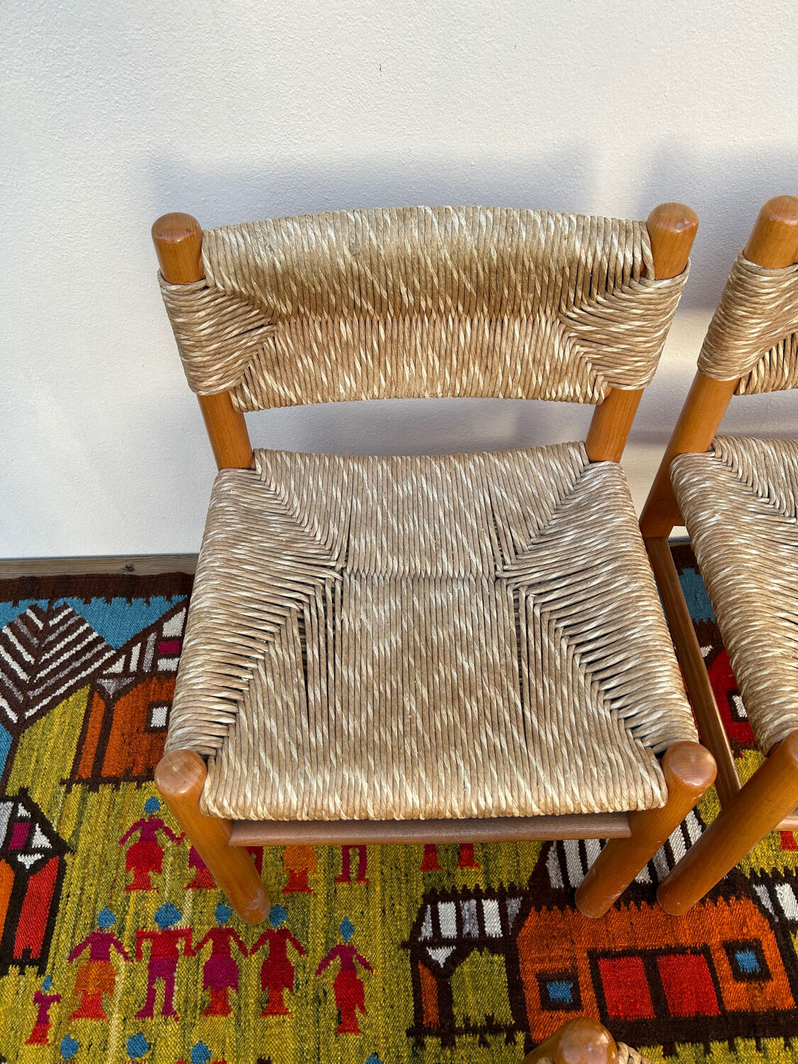 Chaises et tabourets paillés vintage