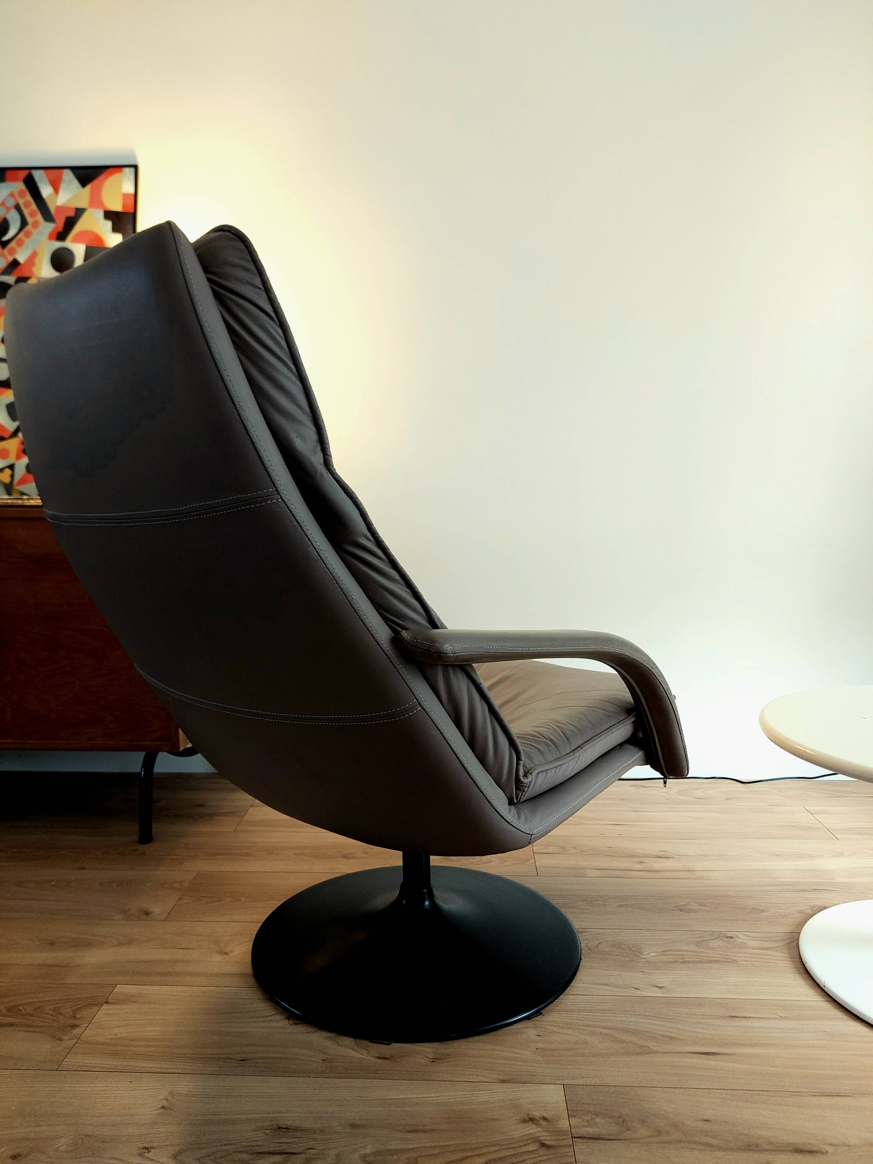 Lounge pivotant artifort geoffrey harcourt
