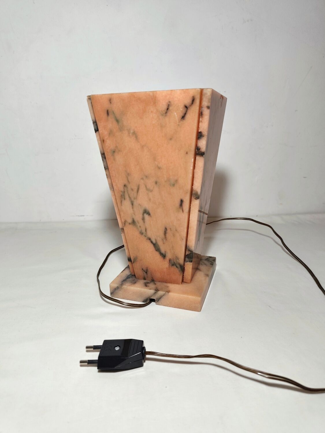 Lámpara de mesa de mármol. España, 1970s.