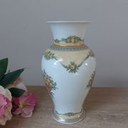 White Porcelain Vase Kaiser – Catherine Collection – Hand-Painted Decor