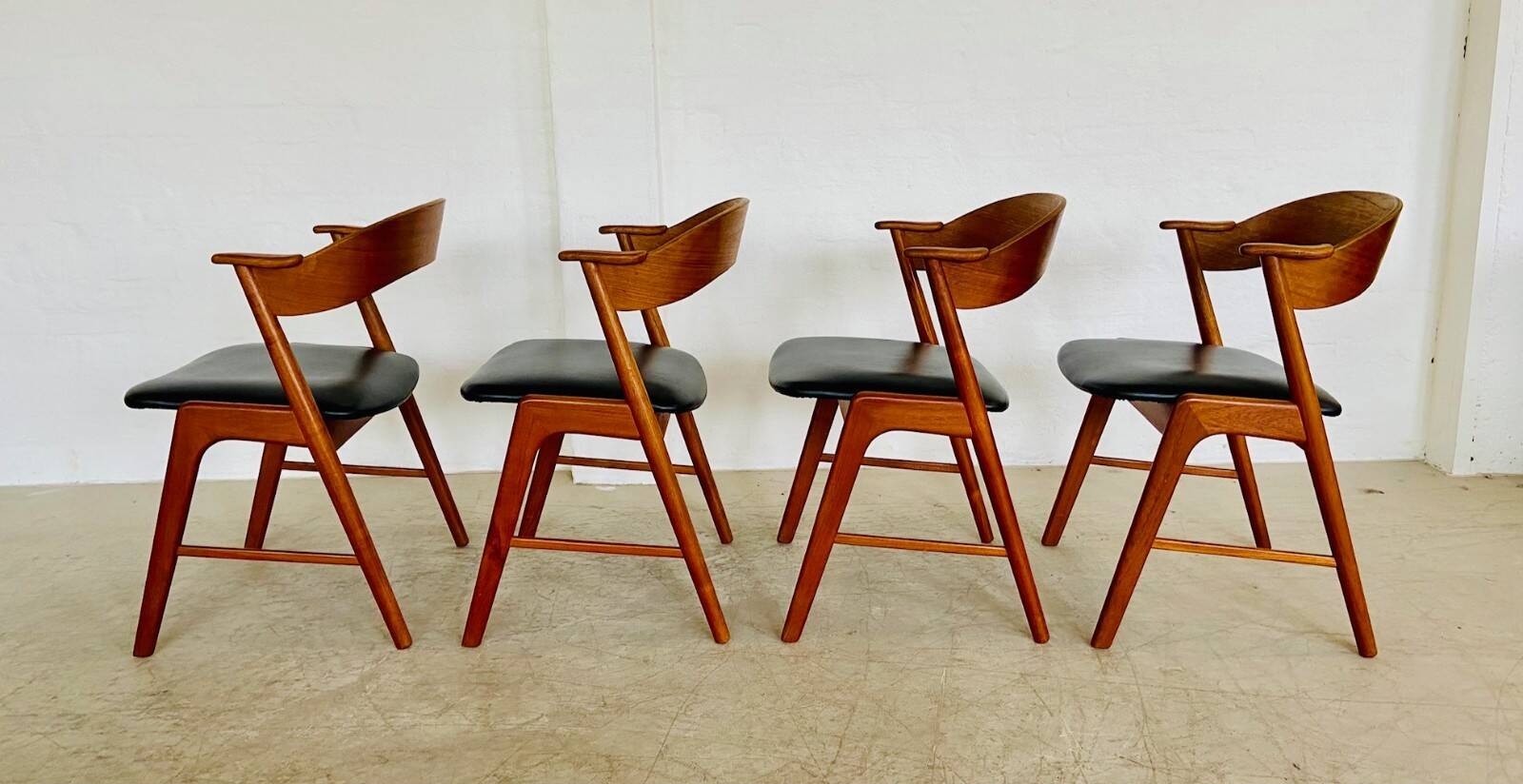Danish vintage Kai Kristiansen model 32 chairs for Schou Andersens Møbelabrik