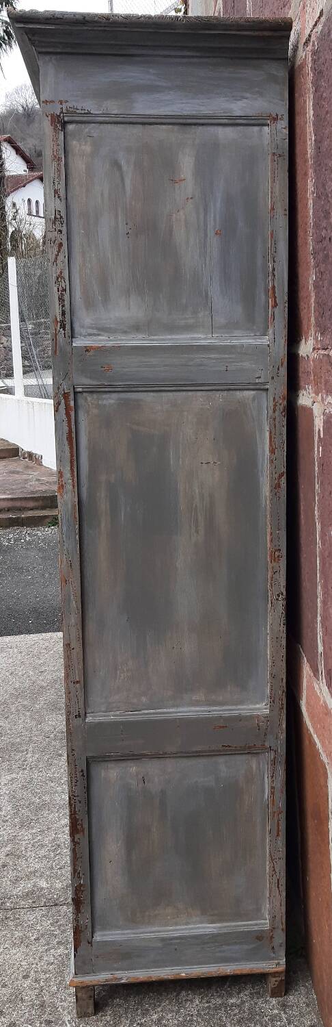 Wardrobe (shelves and/or hanging space)