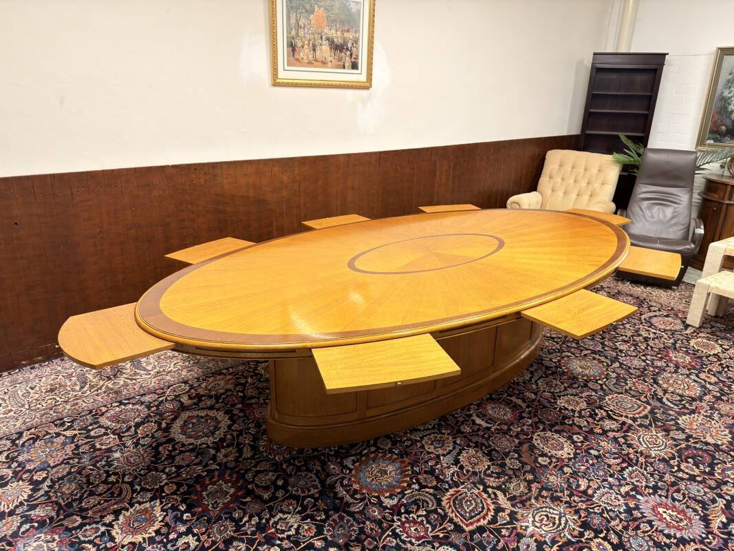 Grande table de conférence Globe Wernicke anglaise