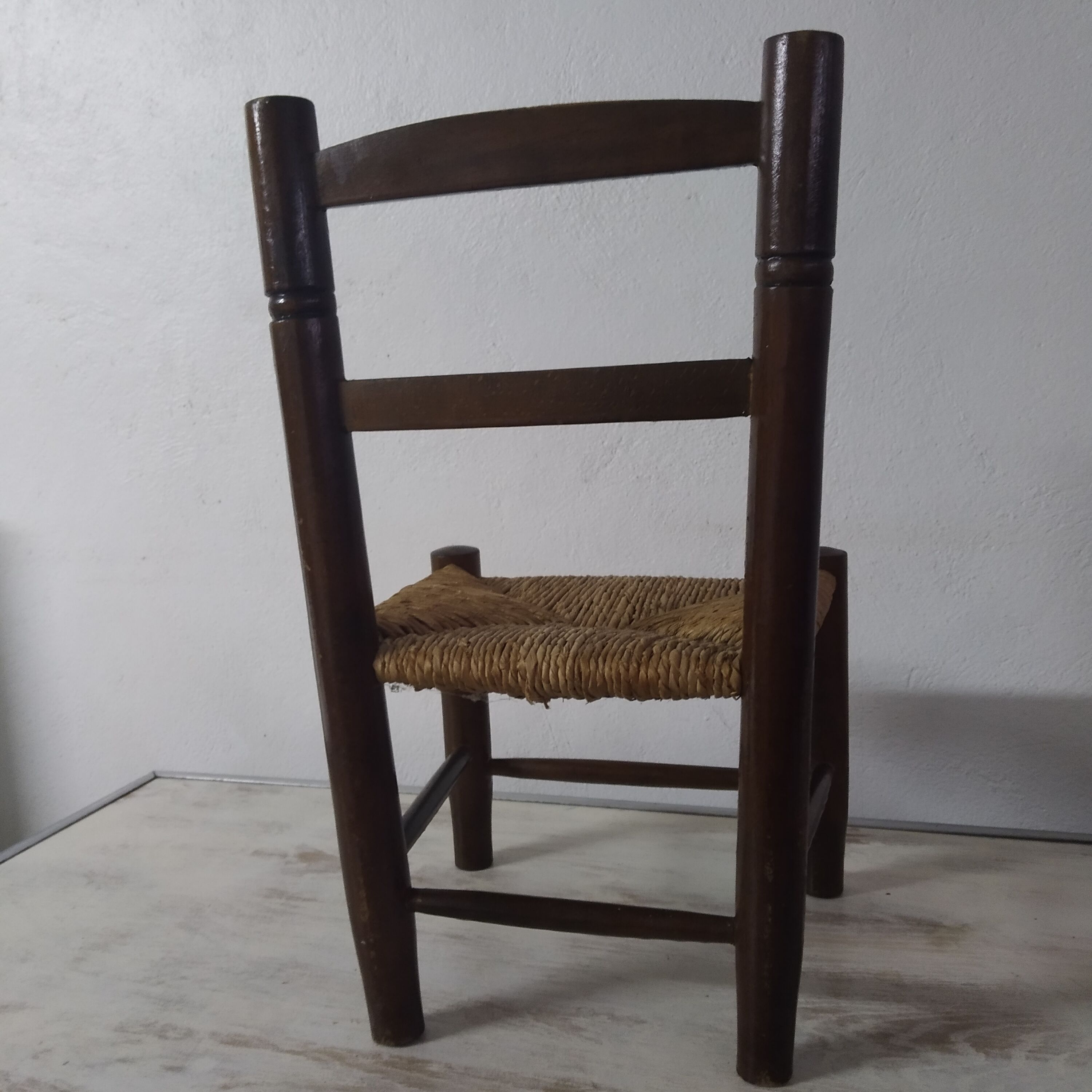 Straw child chair