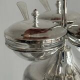 Sauce service on rotating display
