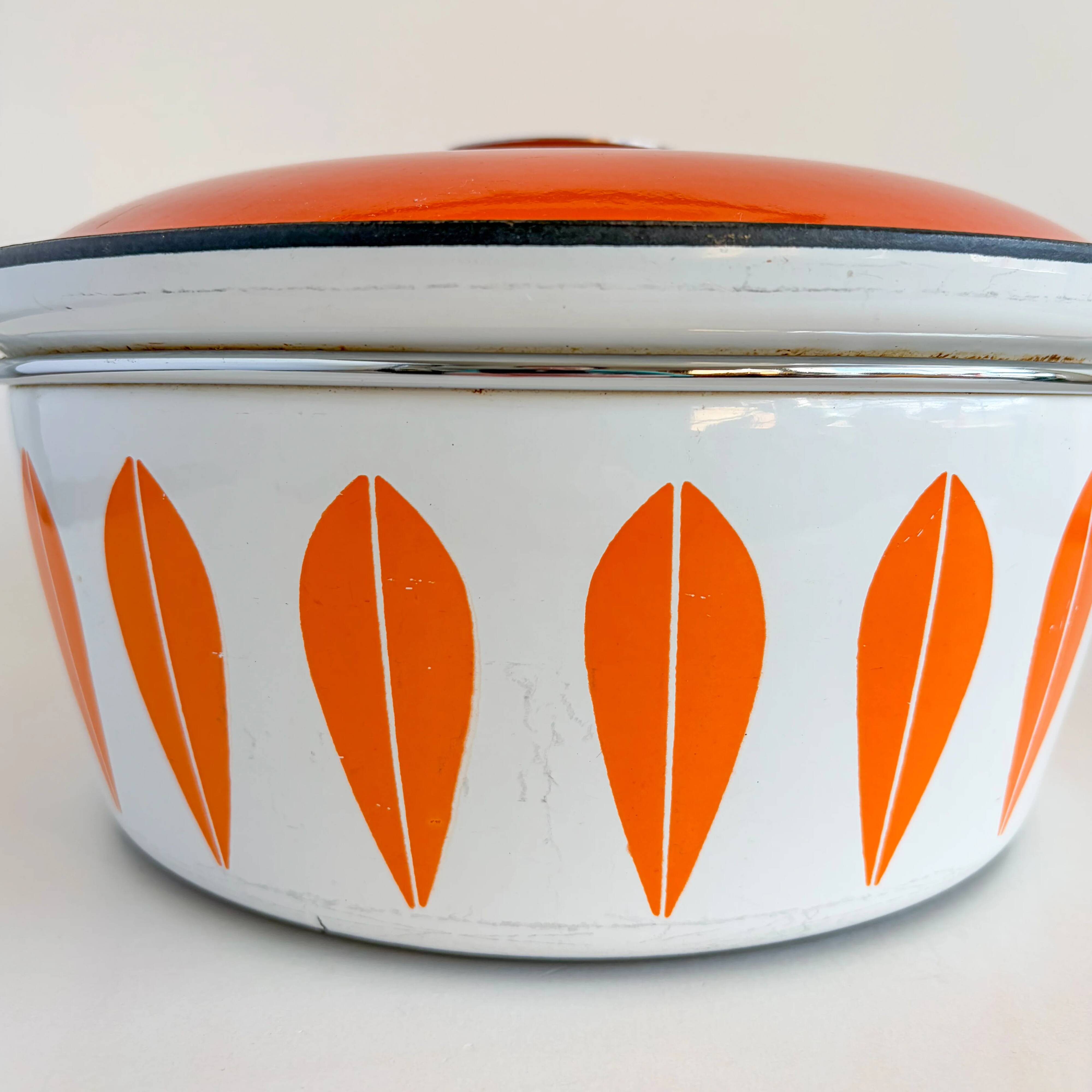 Cocotte en émail Catherineholm Lotus