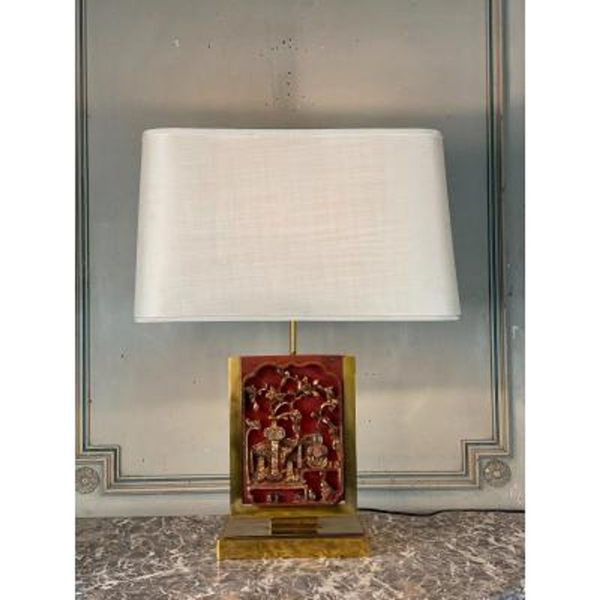 Lampe de table en laiton, plaque de bois laqué et doré chine vers 1980