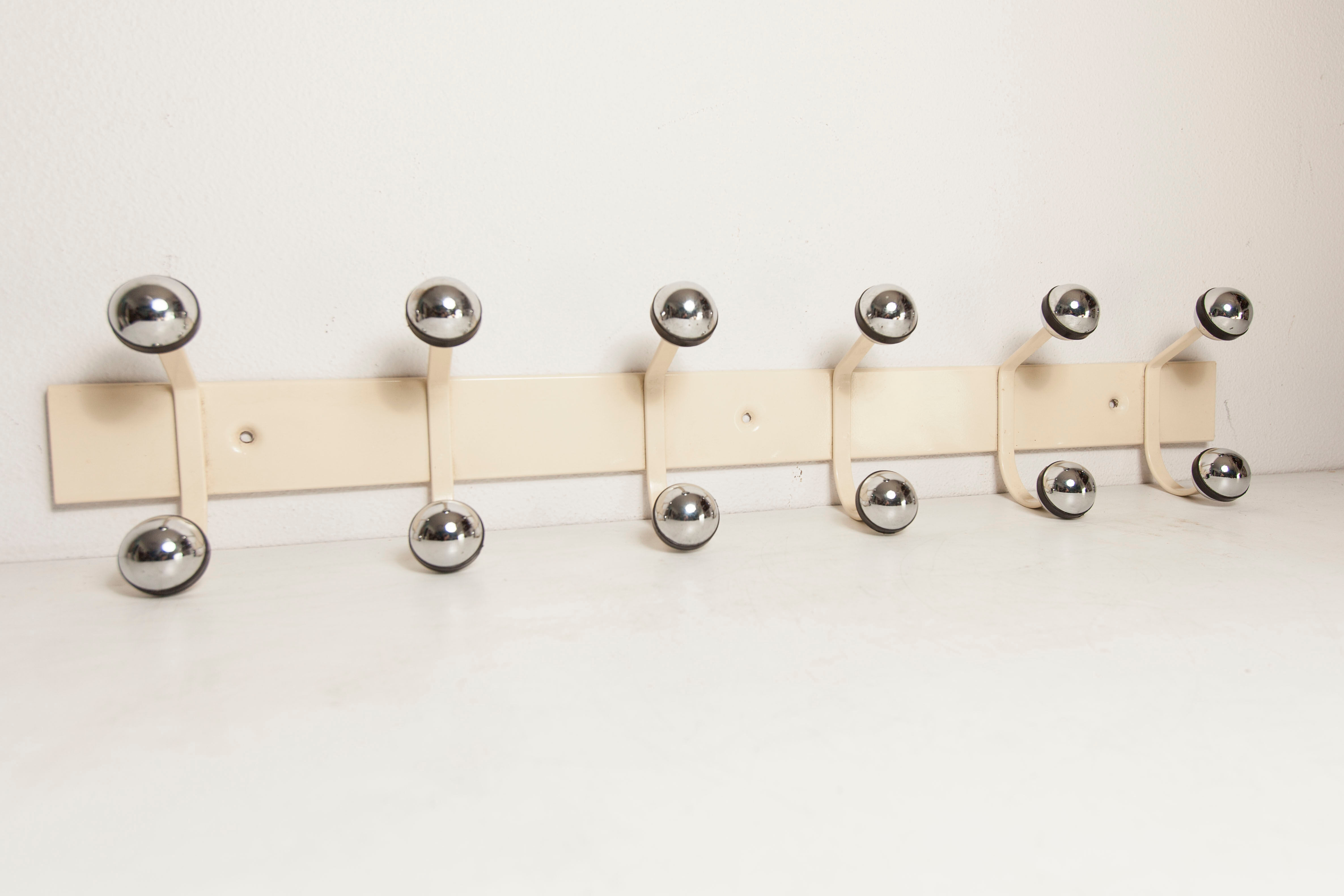 Wall coat rack 12 hooks balls 1970 beige and chrome