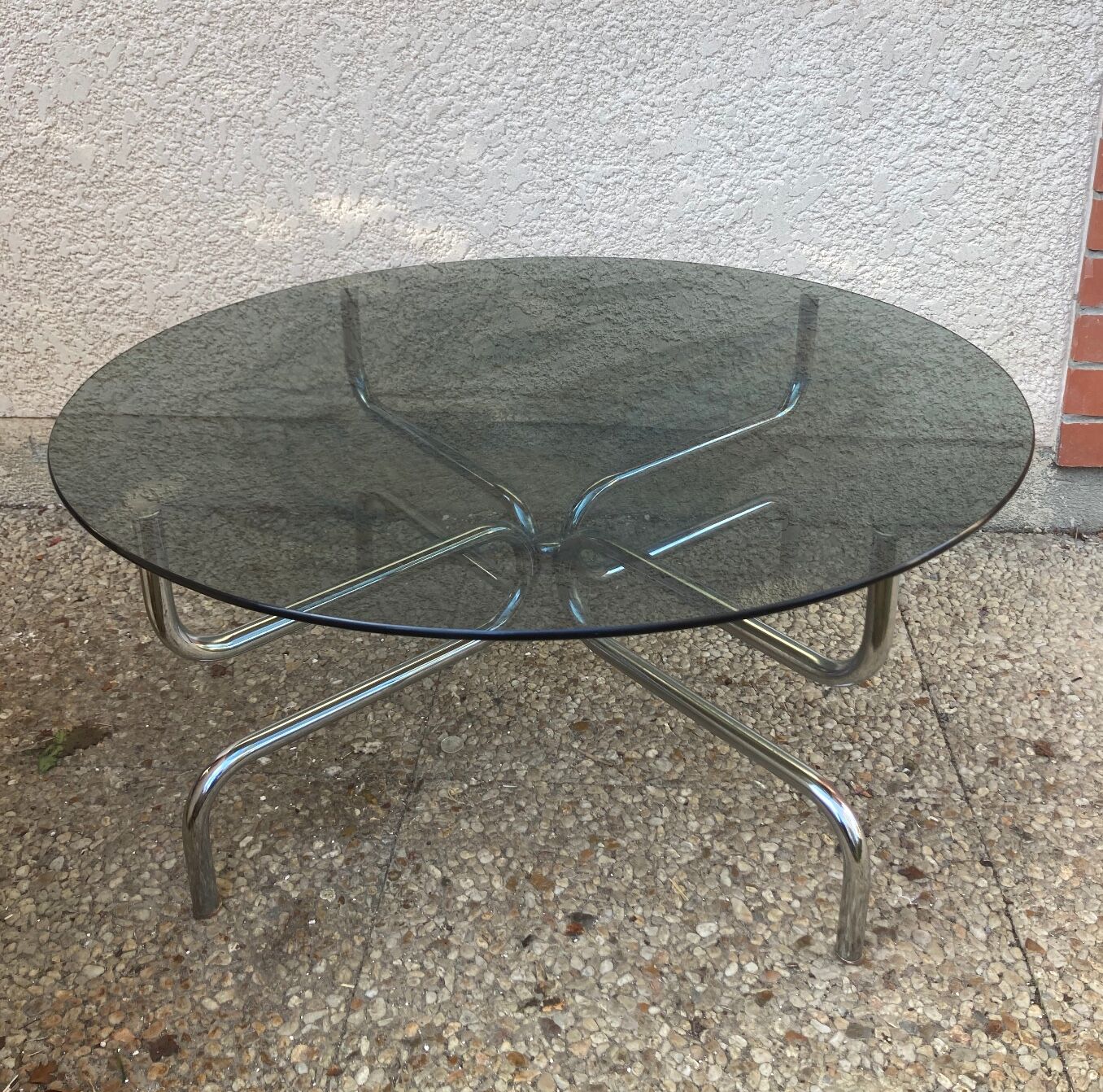 Table basse vintage en verre fumé et chrome