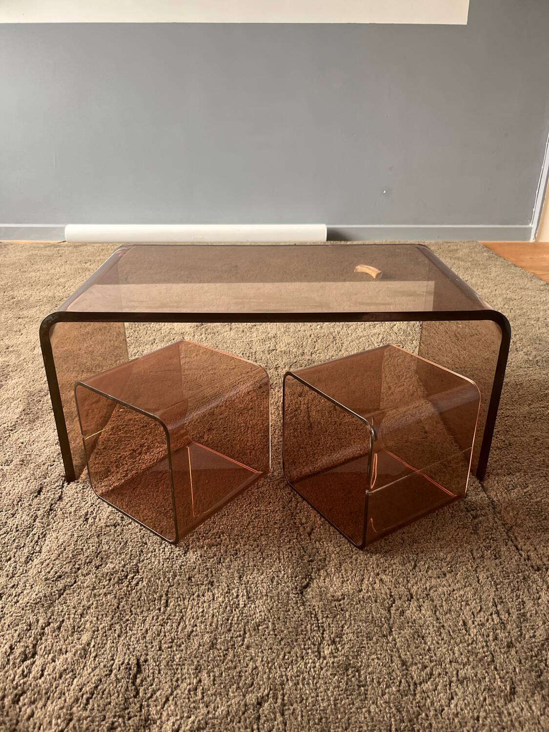 Set of 3 nesting coffee tables in smoked glass – 1970s design