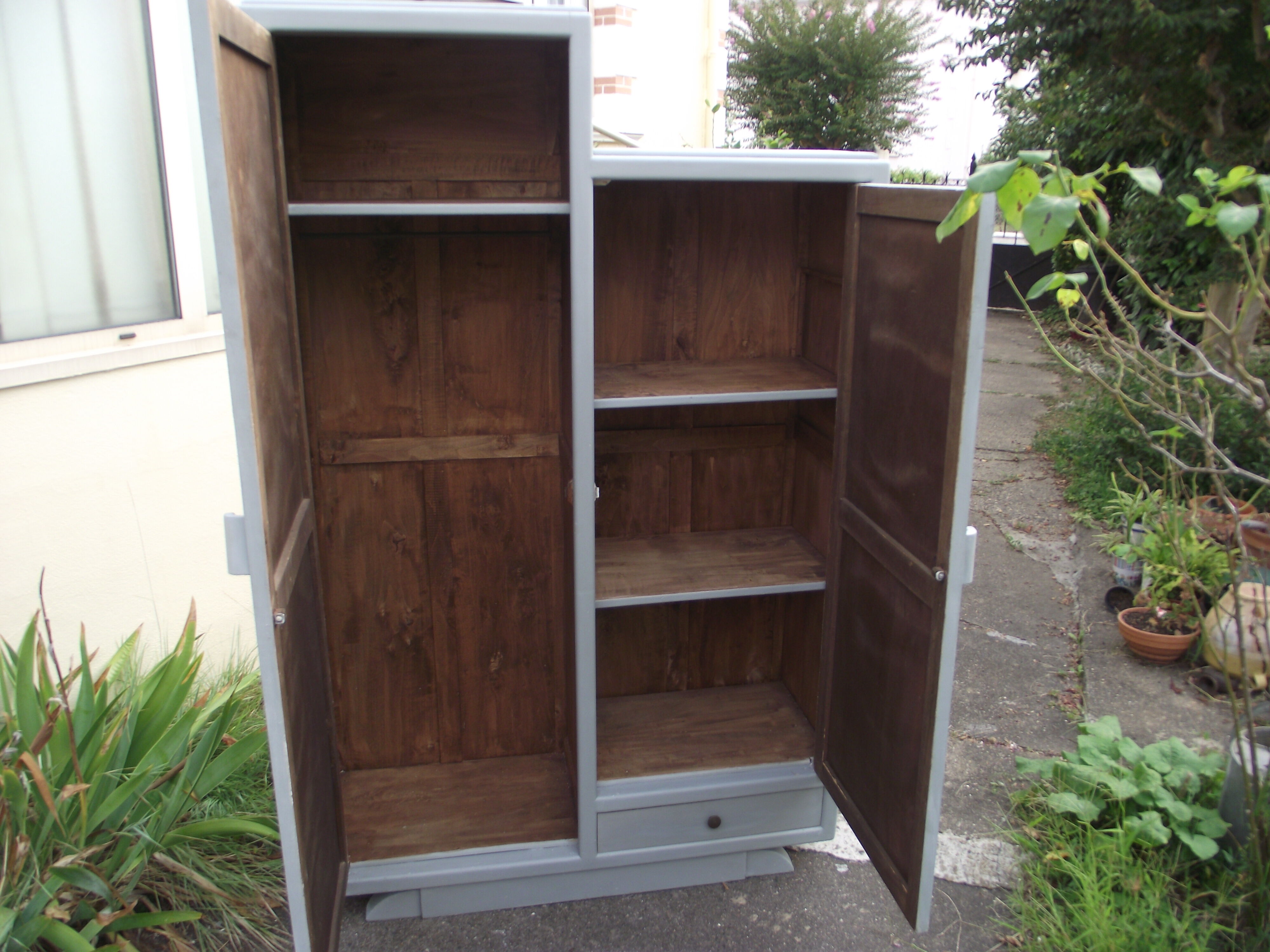 Asymmetrical cabinet from the 30s/40s