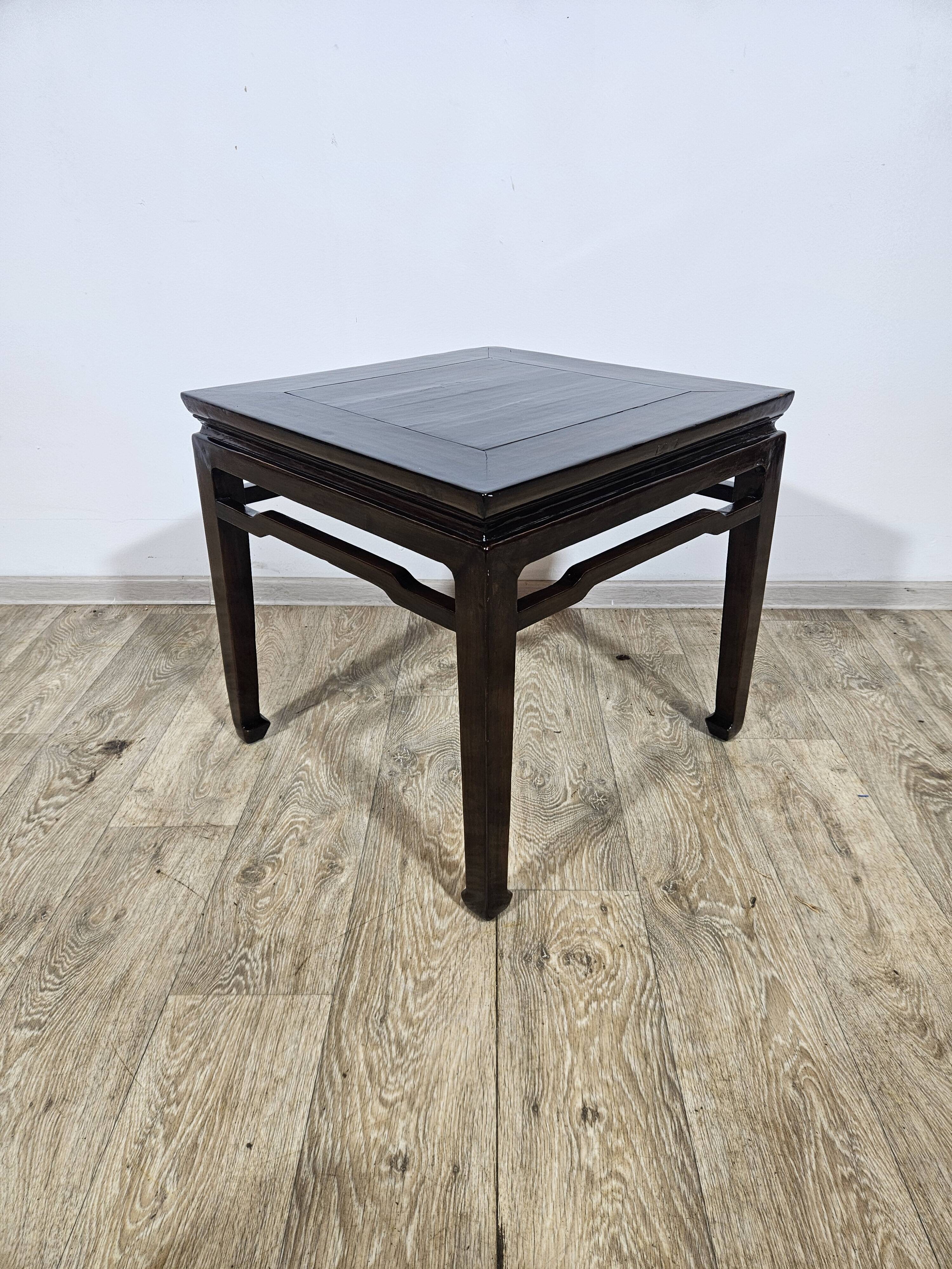 Chinese coffee table from the 19th century Qing Dynasty in Ming style